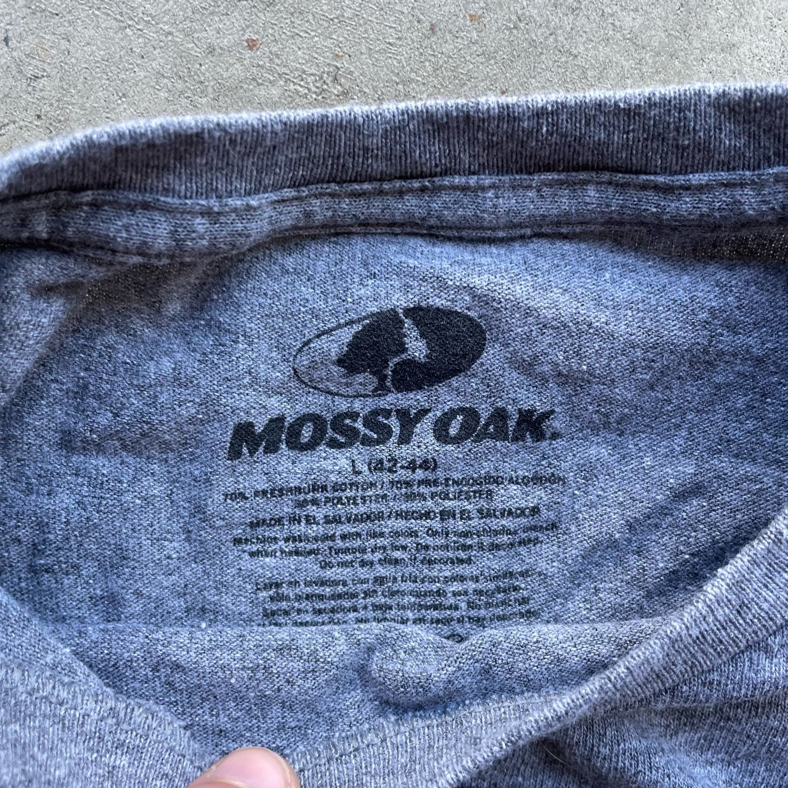 Vintage MOSSY OAK CAMO GRAY TEE SHIRT ESSENTIAL SIZE LARGE Size US L / EU 52-54 / 3 - 4 Thumbnail