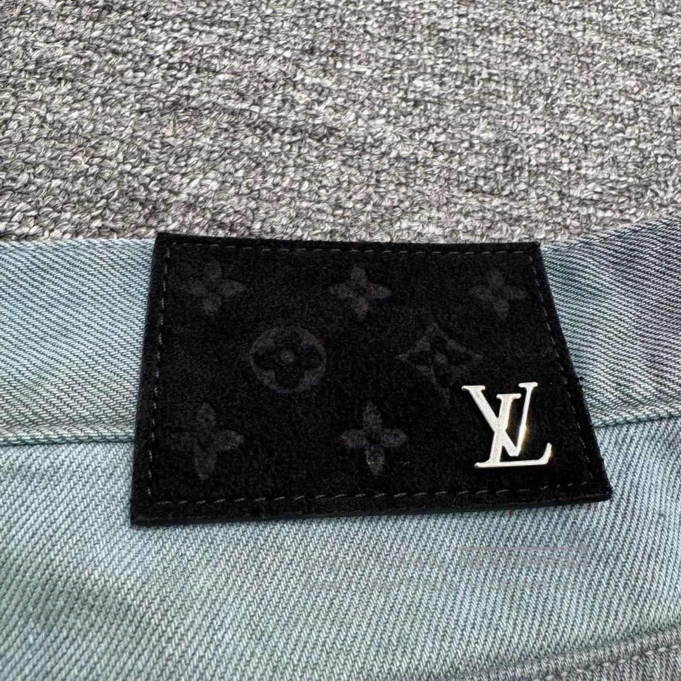 Louis Vuitton louis vuitton gradient embroidered denim pants. Size US 36 / EU 52 - 3 Thumbnail