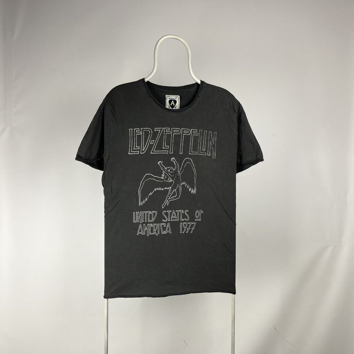 Led Zeppelin Led Zeppelin United States Of America 1977 Tshirt Size US XL / EU 56 / 4 - 1 Thumbnail