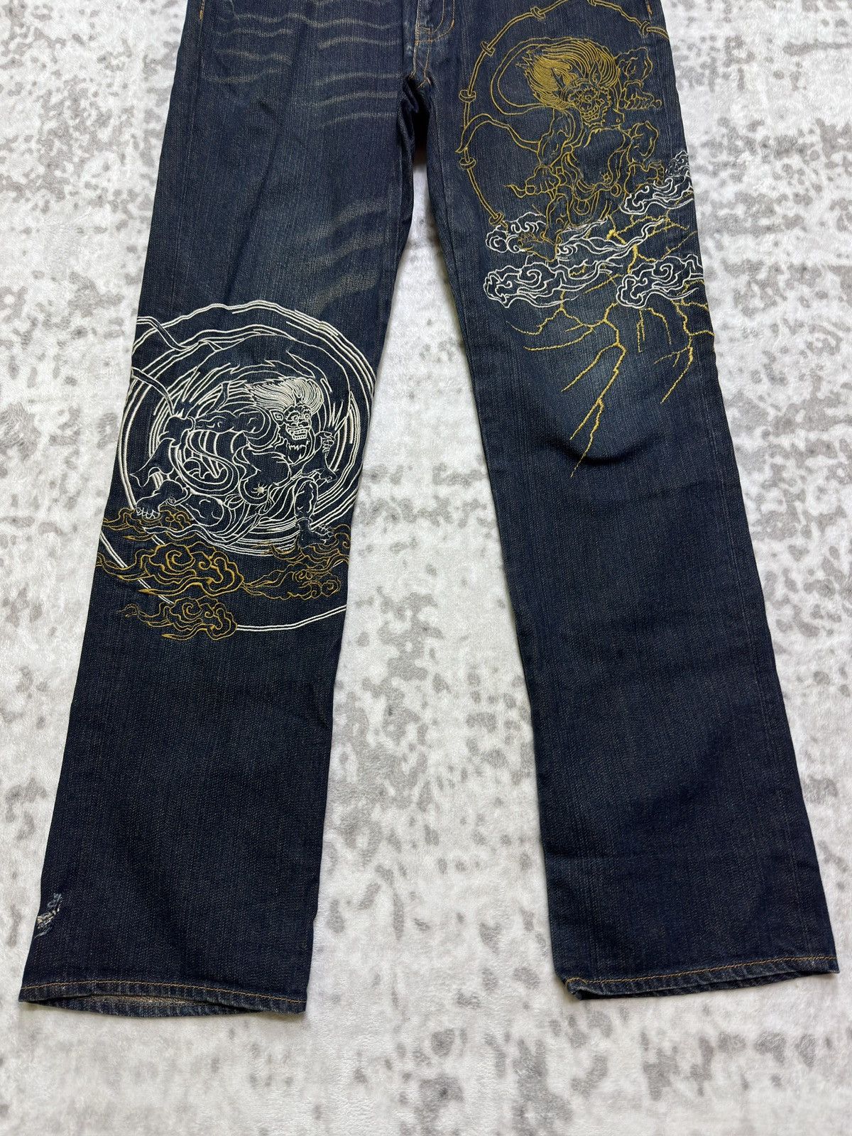 Karakuri Tamashii Buden Shoten Raijin Fujin Embroidered Sukajan Denim Jeans Size US 33 - 8 Thumbnail