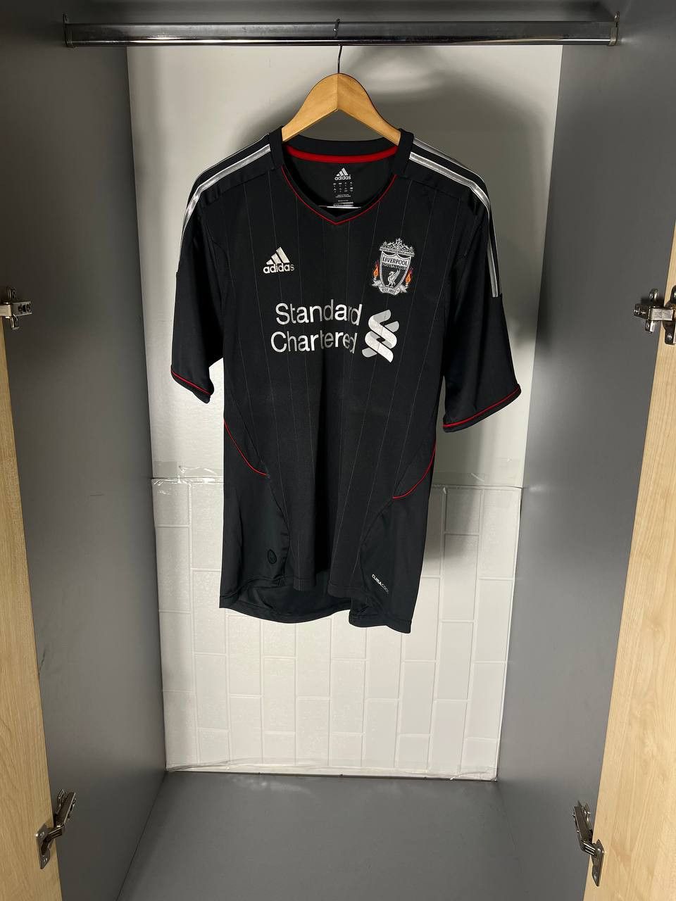 Adidas VINTAGE ADIDAS FC LIVERPOOL ENGLAND SOCCER JERSEY RETRO Y2K Size US L / EU 52-54 / 3 - 1 Thumbnail