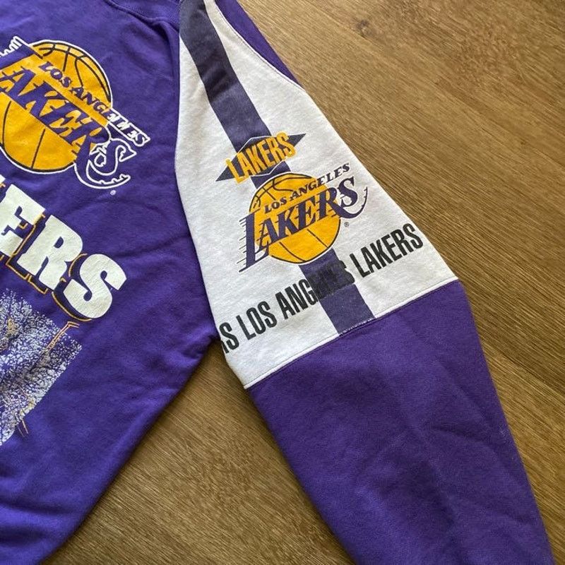 NBA Vintage Lakers Basketball Crew Neck Sweater Size US XL / EU 56 / 4 - 3 Thumbnail