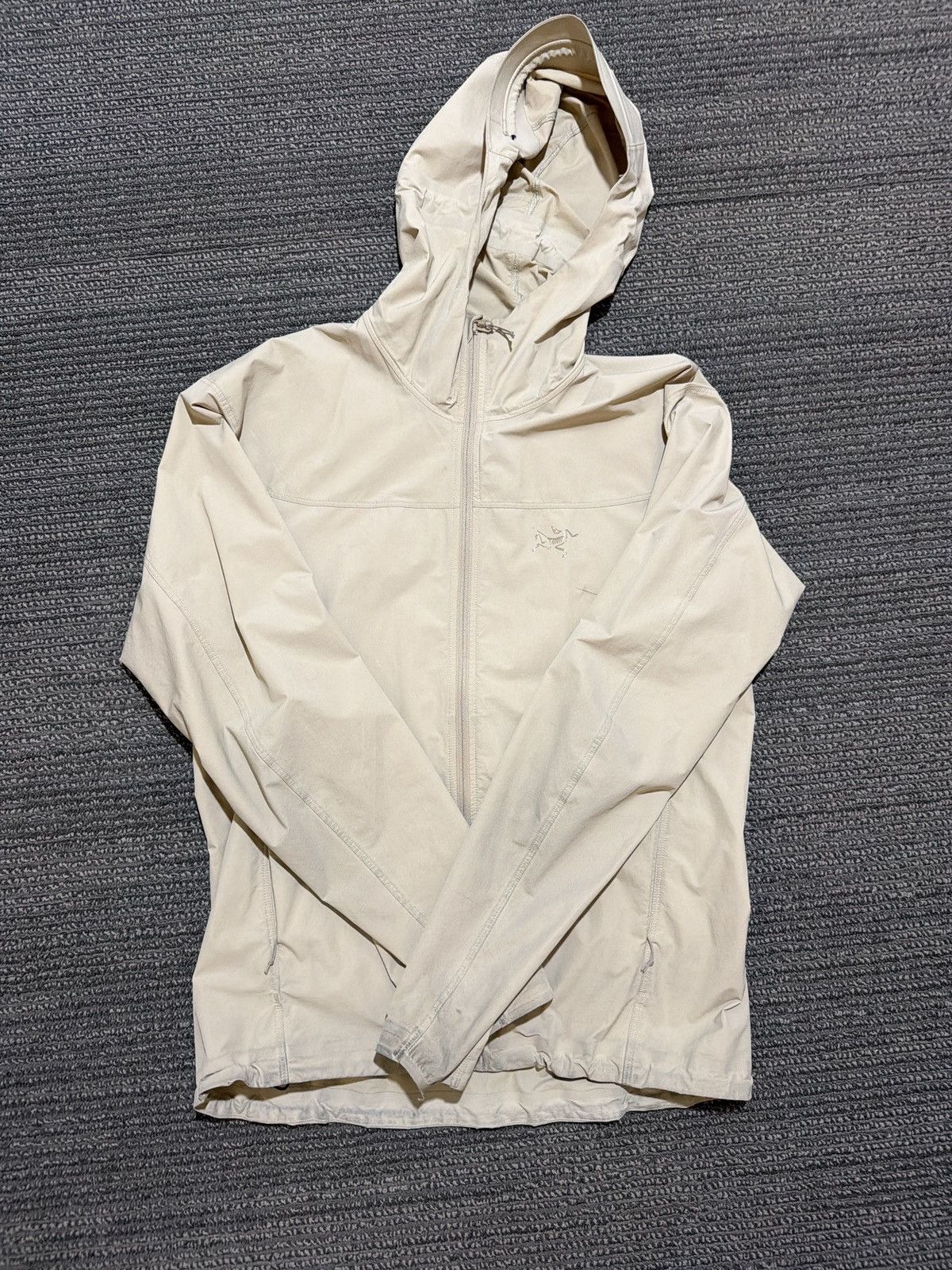 Arc’teryx Light Windbreaker