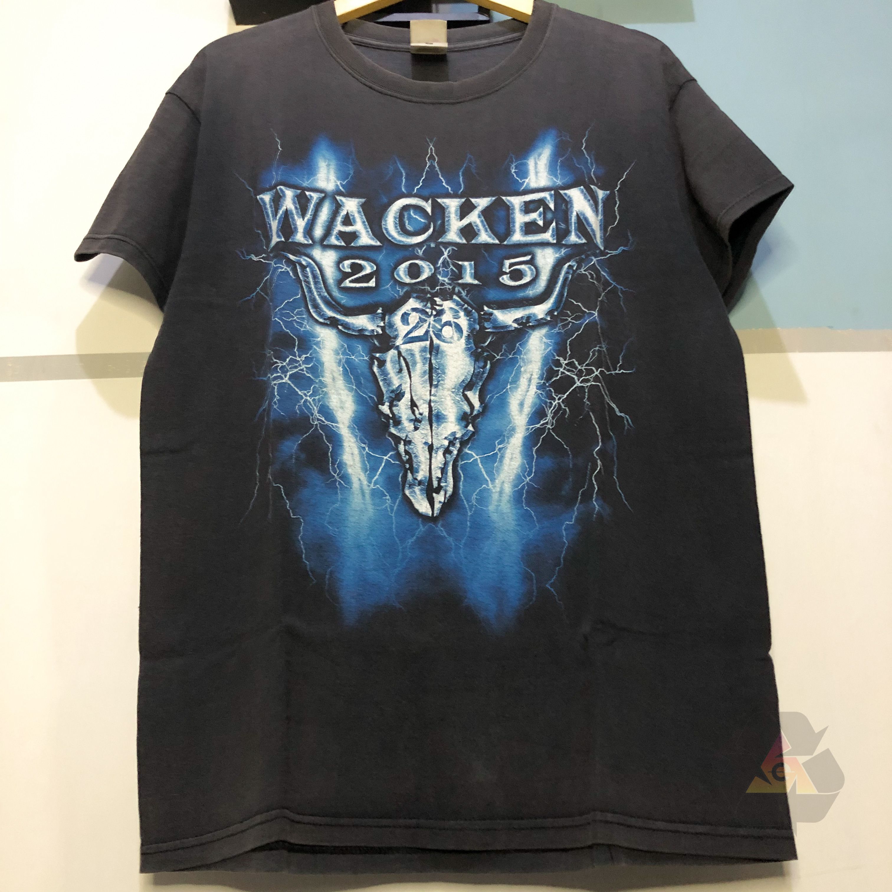 Band Tees Vintage WOA Wacken Festival 2015 THRASHED Rare T-Shirt Y2K Size US L / EU 52-54 / 3 - 4 Thumbnail