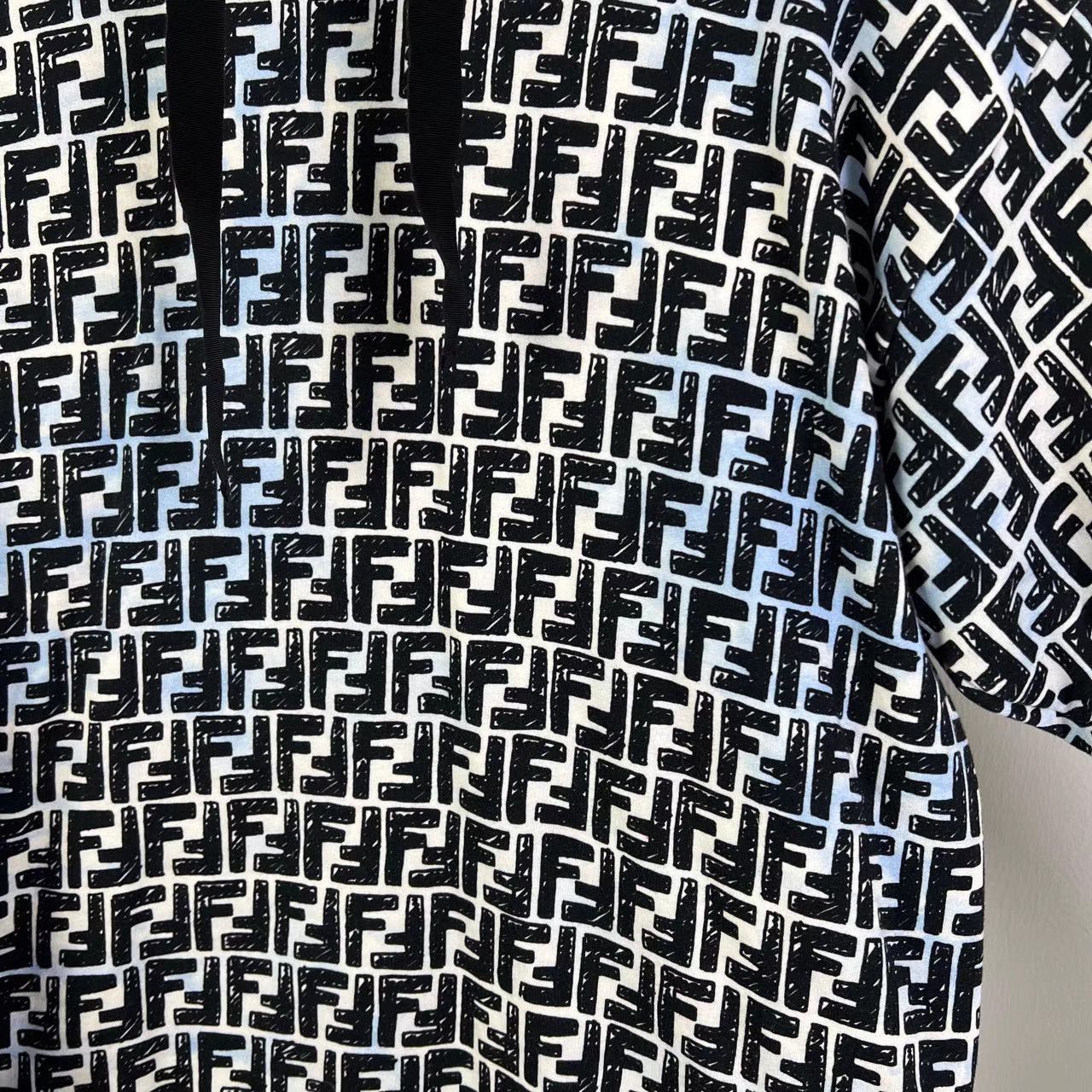 Fendi Fendi California Sky Full Print Logo Sweatshirt K12 Size S / US 4 / IT 40 - 3 Thumbnail