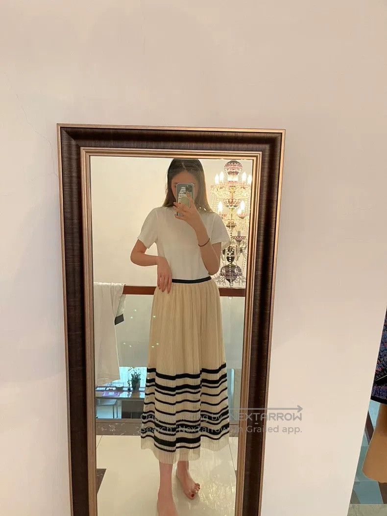 Valentino Valentino Skirt Size M / US 6-8 / IT 42-44 - 4 Thumbnail