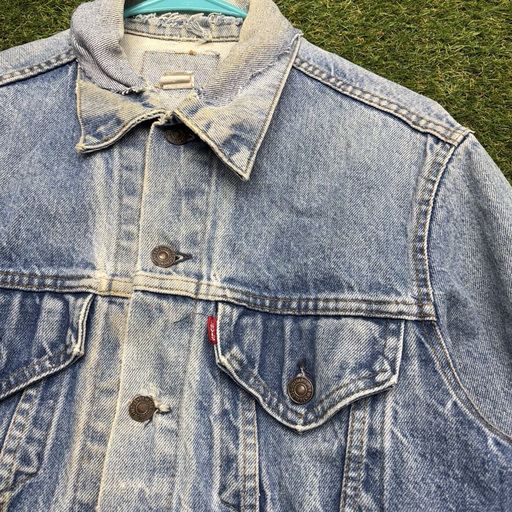 Levi's VINTAGE Levi's Jean Jacket Mens Small Trucker Distressed Denim 90s Blue Size US 29 - 7 Thumbnail