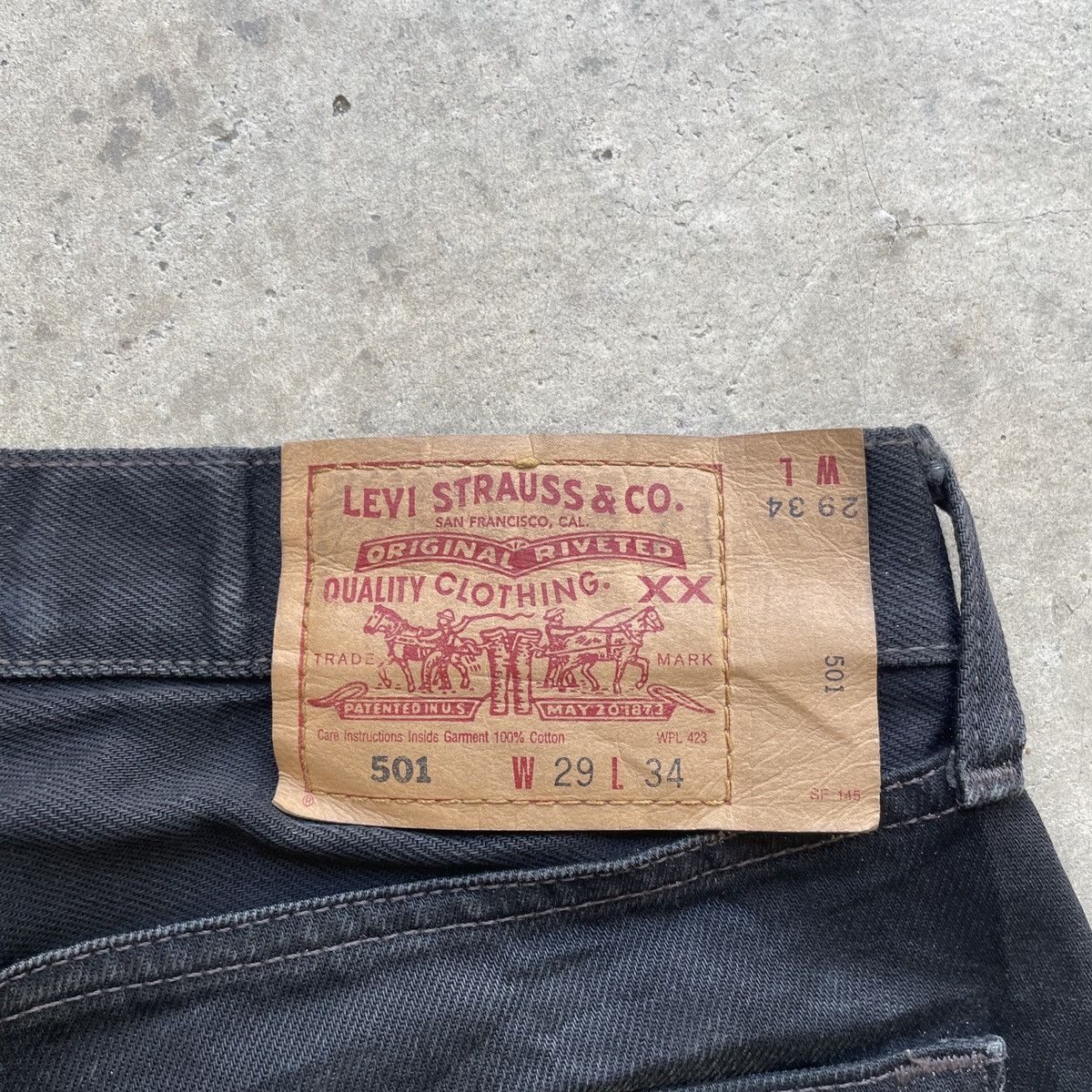 Levi's Vintage Clothing W29💥 Vintage Levi’s 501 Fly Button Black Faded Jeans Pants Size US 29 - 10 Thumbnail