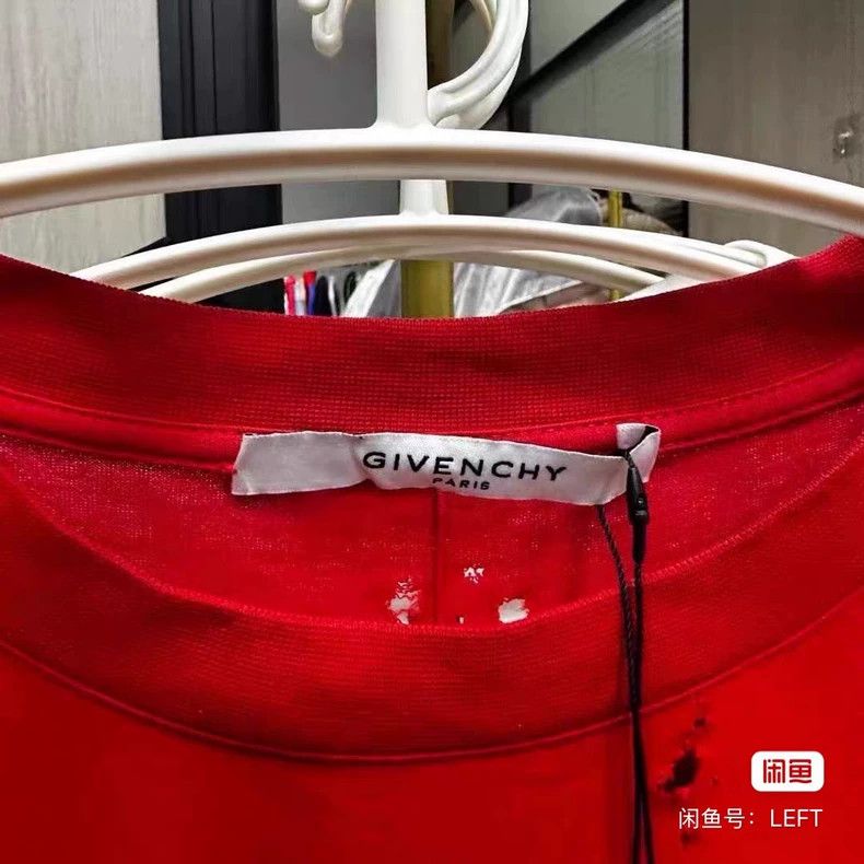 Other Givenchy Red short-sleeved T-shirt with small rips Size US XS / EU 42 / 0 - 2 Thumbnail