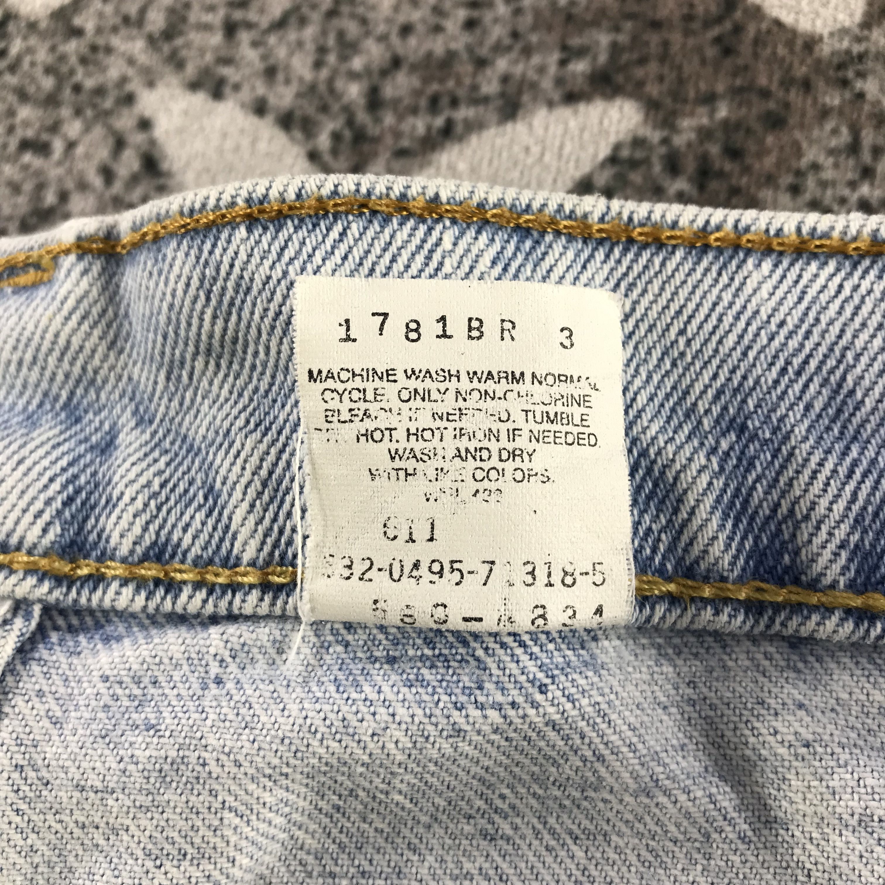 Levi's Vintage Levis 560 Jeans Light Wash Denim KJ3352 Size US 30 / EU 46 - 11 Thumbnail