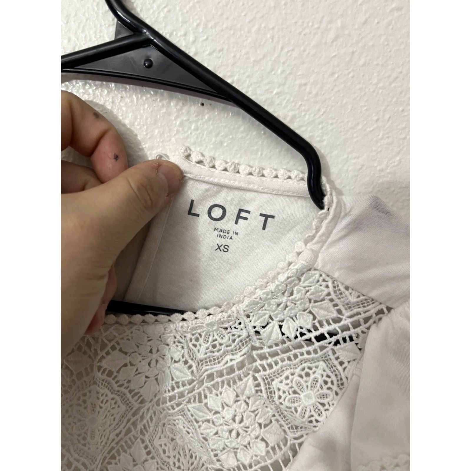 Loft LOFT Blouse Womens XS White Short Sleeve Puff Sleeve Lace Regular Fit Size XS / US 0-2 / IT 36-38 - 2 Thumbnail