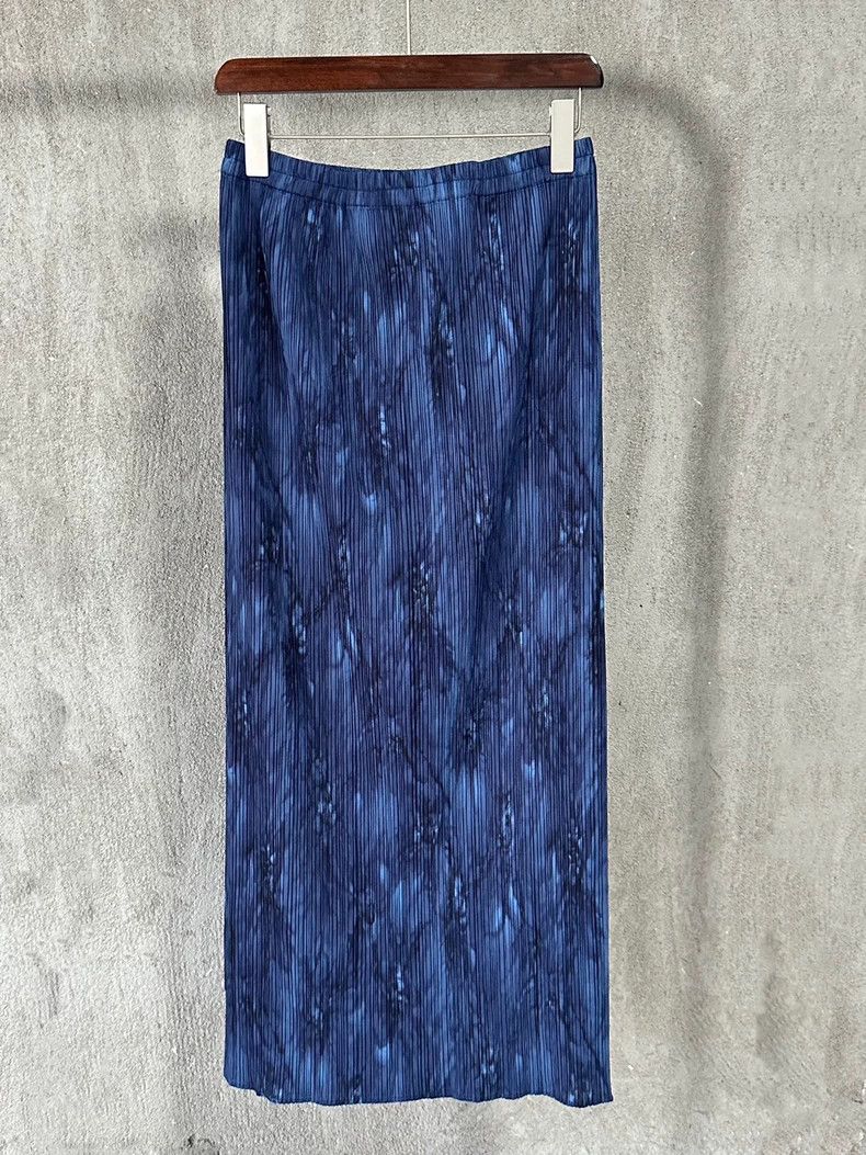 Issey Miyake Issey Miyake size:2 Ink-wash blue dark-patterned skirt Size 42" / US 20 - 1 Thumbnail