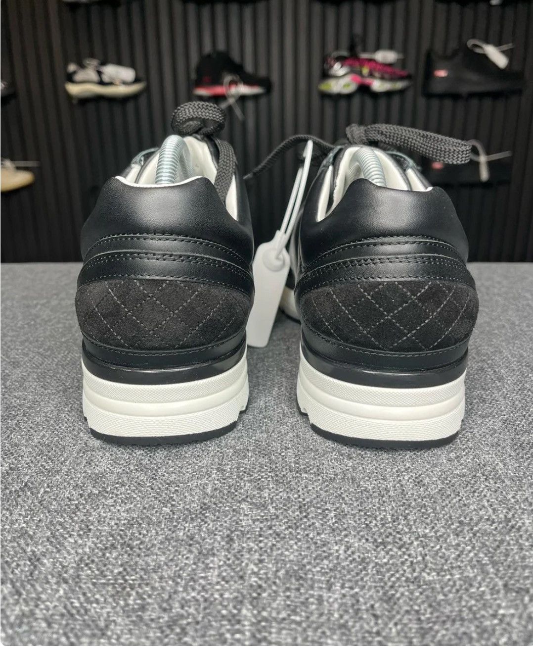 Chanel Chanel CC Calfskin Black UK9 2070 Size US 10 / EU 43 - 4 Thumbnail