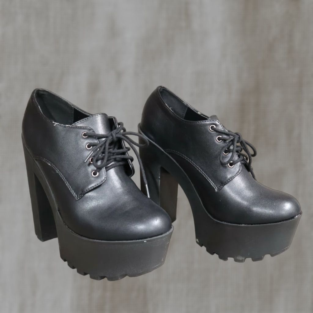 Vintage VINTAGE Soda Platform Boot Heels Lace Up Shearling Black Women's Size 9 Size US 9 / IT 39 - 1 Thumbnail