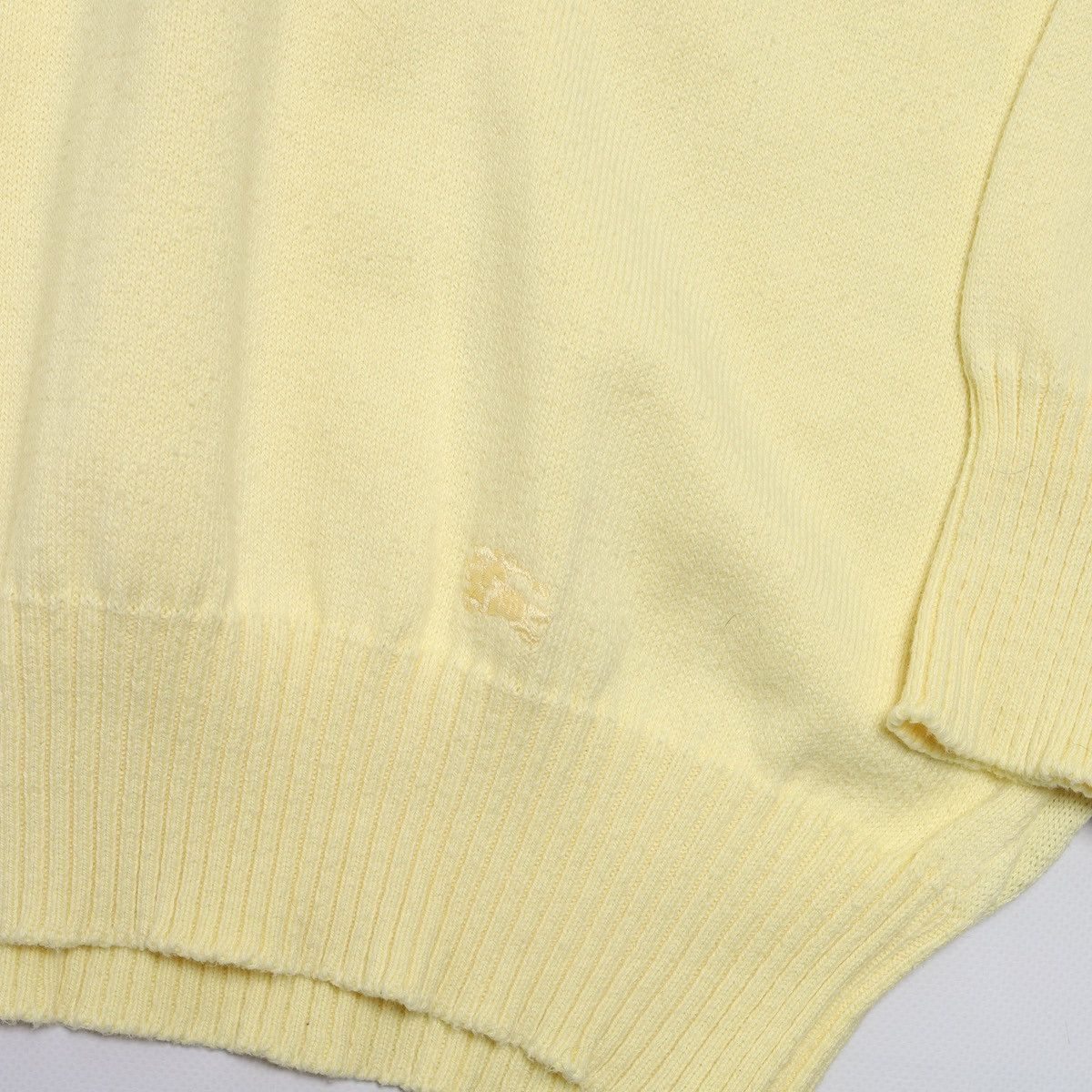 Burberry Burberrys Vintage Small Logo V-neck Sweater London Size US L / EU 52-54 / 3 - 3 Thumbnail