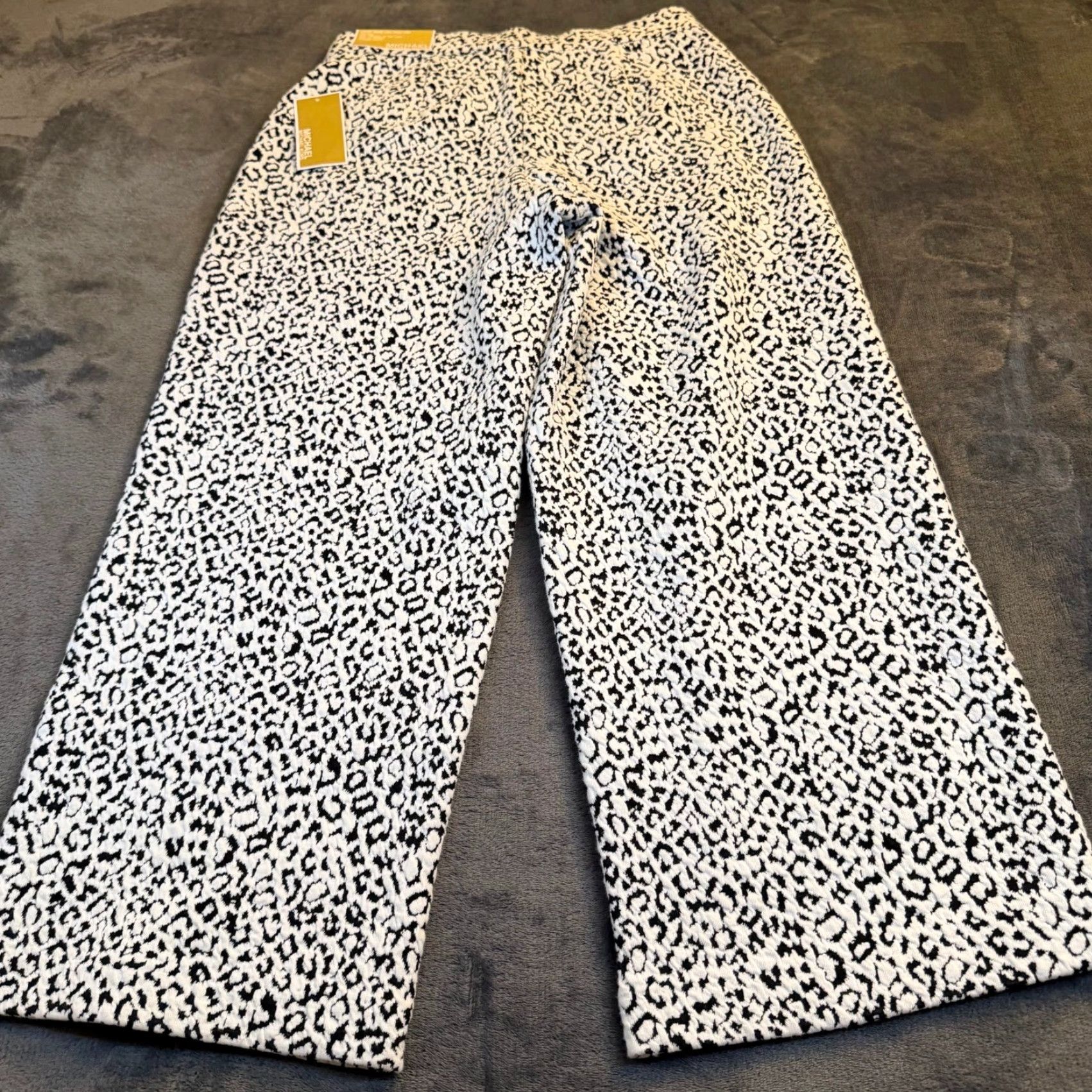 Michael Kors VINTAGE Michael Kors Black White Leopard Print Wide Leg Cropped Pants Womens XS NWT Size 26" / US 2 / IT 38 - 5 Thumbnail