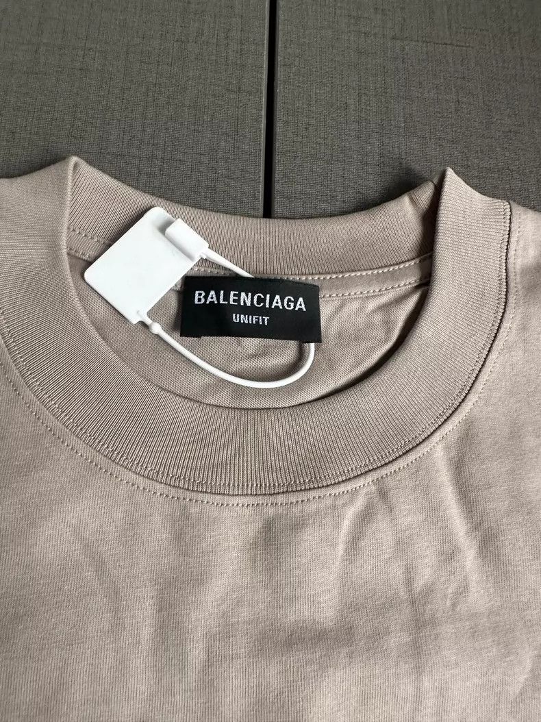 Balenciaga Balenciaga Khaki color waterfall letter logo short-sleeve Size US M / EU 48-50 / 2 - 5 Thumbnail