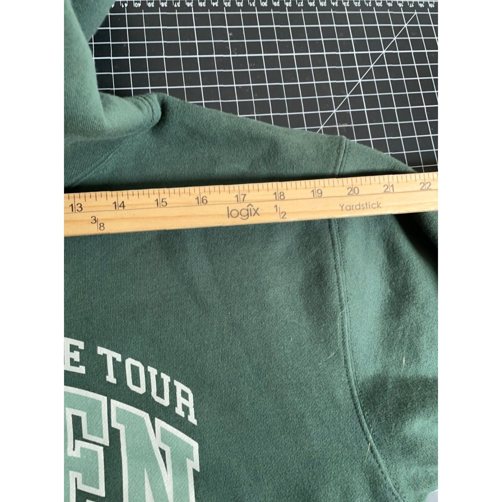 Vintage Morgan Wallen One Night at a Time Tour Hoodie Adult Medium Green Cotton Fleece Mens Size US M / EU 48-50 / 2 - 7 Thumbnail