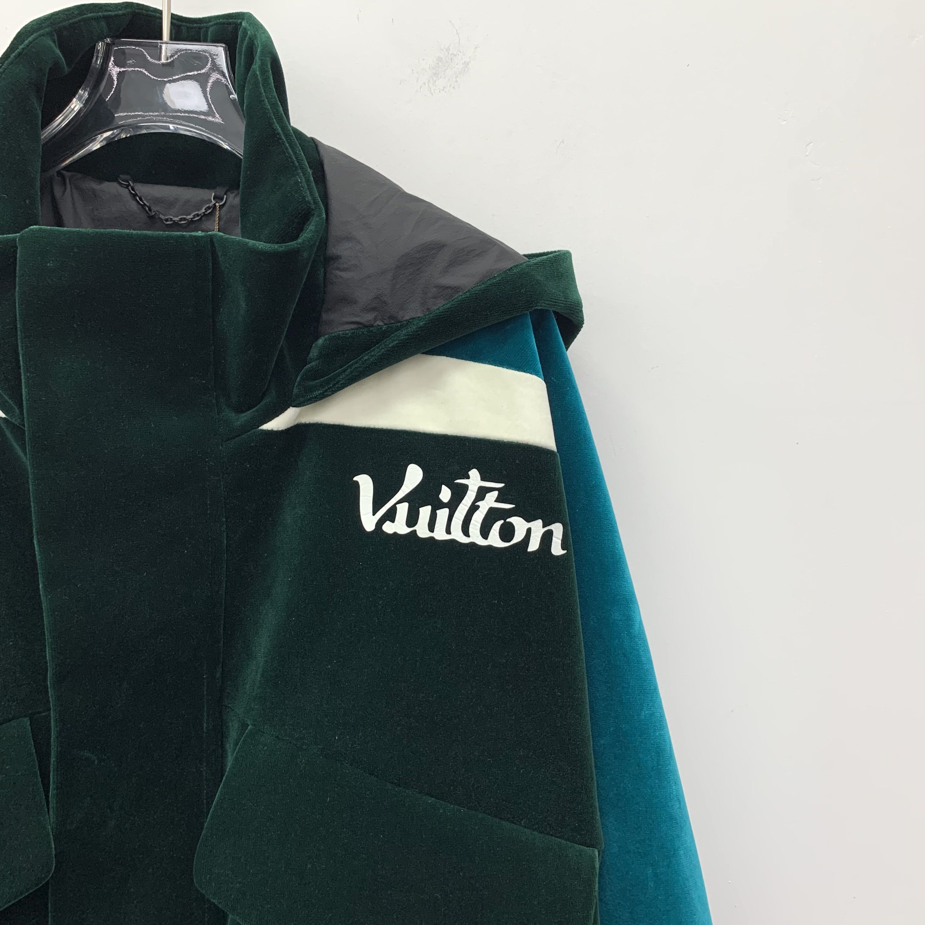 Louis Vuitton Louis Vuitton 22 Colorblock Logo Cotton Hoodie Jacket 50 Size US M / EU 48-50 / 2 - 7 Thumbnail