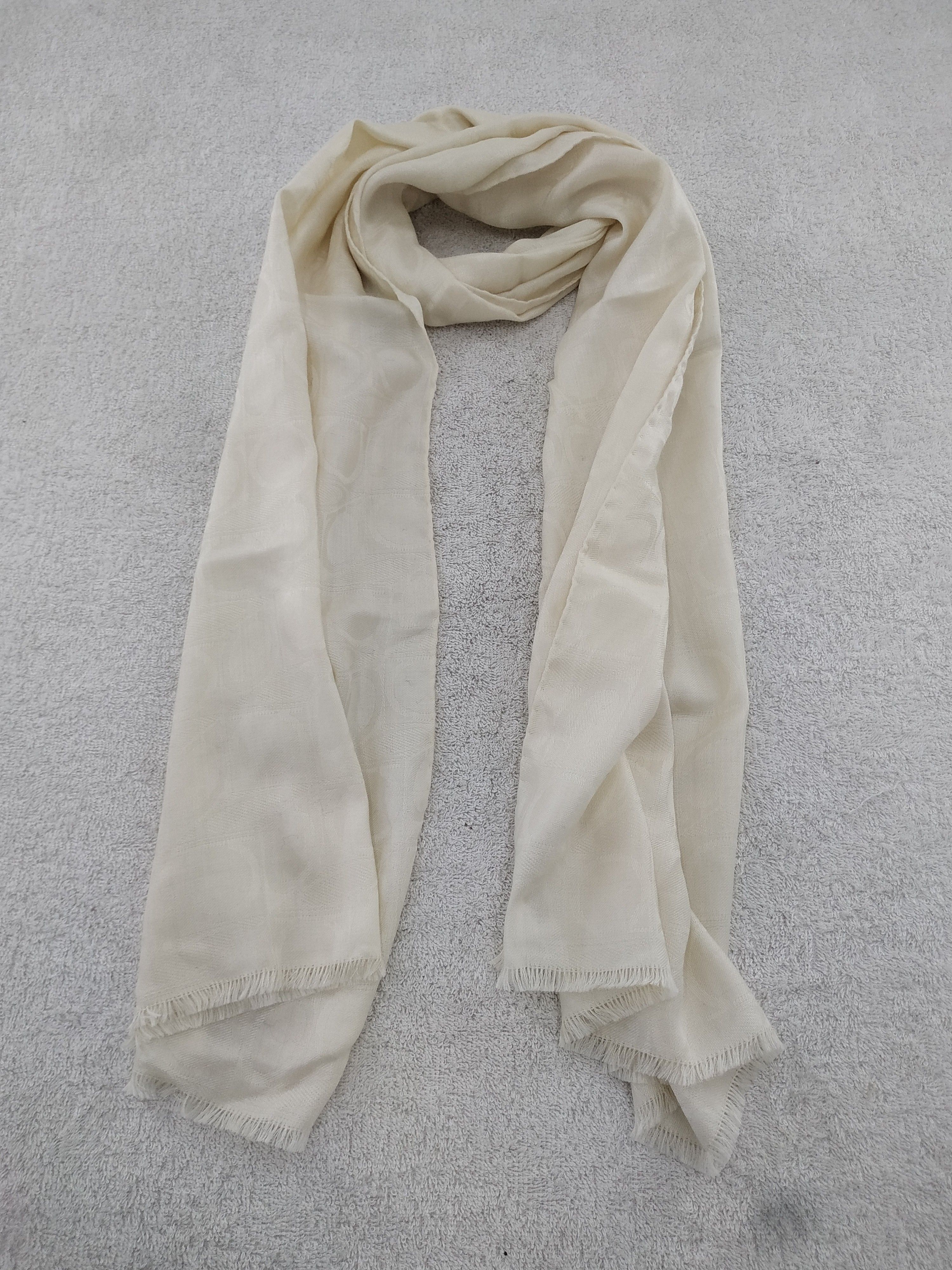 Salvatore Ferragamo Vintage Salvatore Ferragamo Scarf/Muffler/Neckwear MF102 Size ONE SIZE - 1 Thumbnail