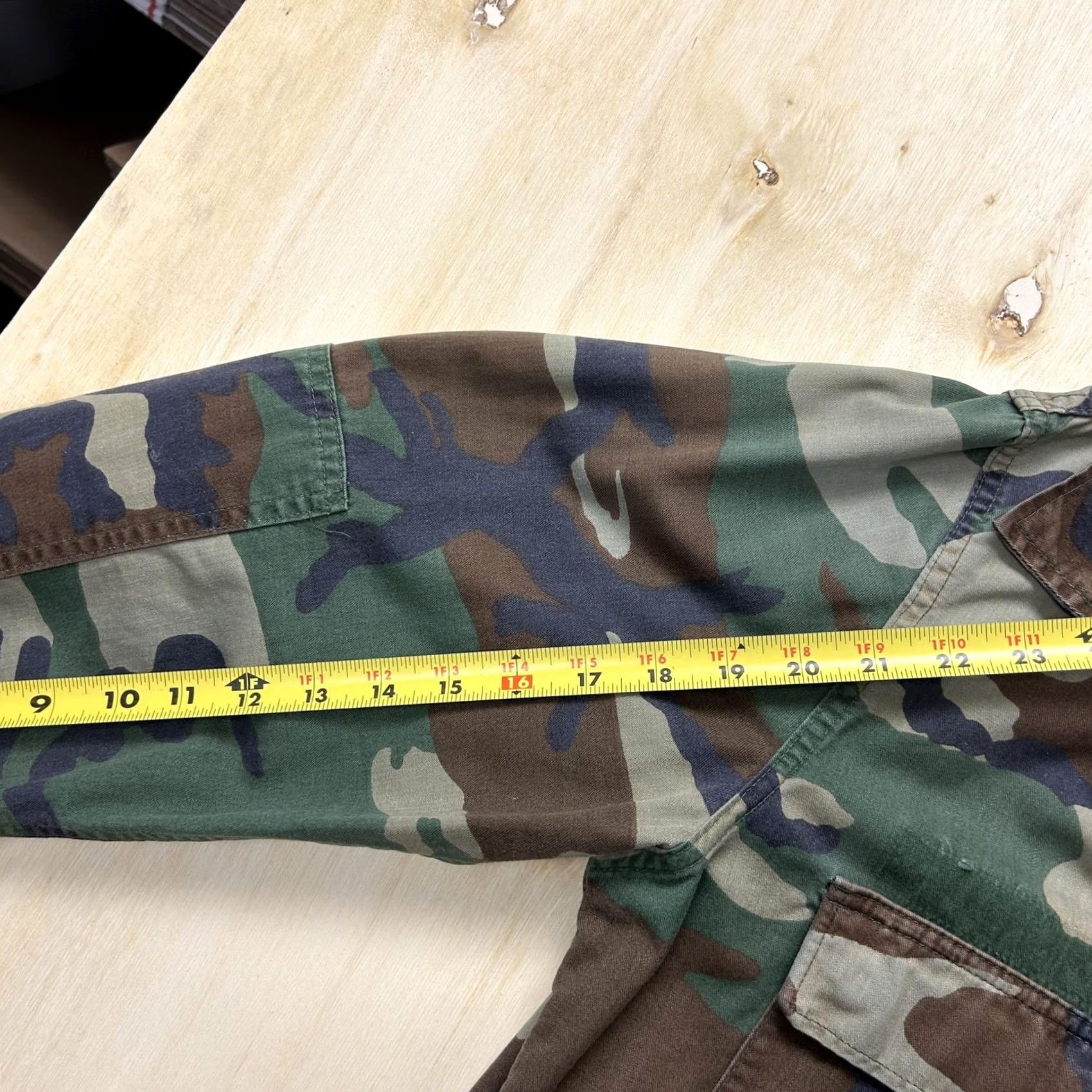 Vintage Camo Field Jacket Mens L Green Cotton Button Pockets Outdoor Workwear Size US L / EU 52-54 / 3 - 7 Thumbnail