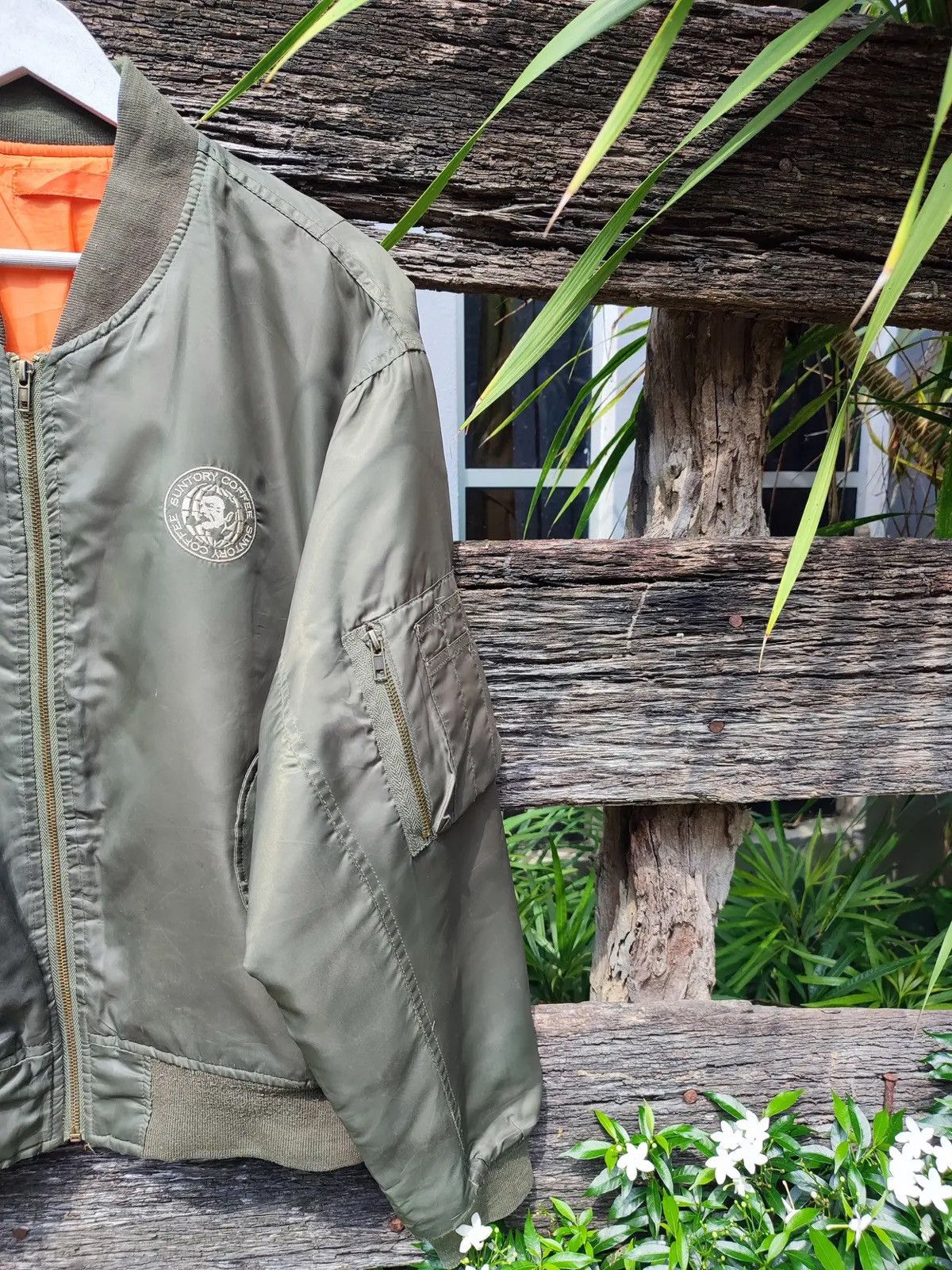 Japanese Brand Vintage Suntory Coffee Bomber Jacket – Japanese Promo Size US L / EU 52-54 / 3 - 5 Thumbnail
