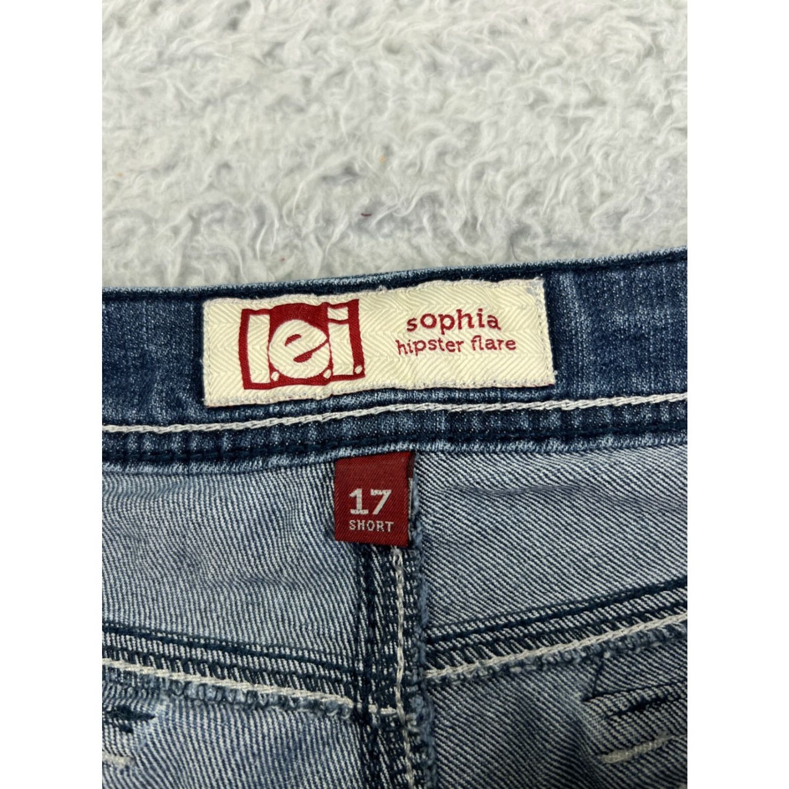 Vintage Maurices Jeans Womens 17 Blue Denim Flared Hipster 34x26 Cotton Stretch Distressed Medium Wash 5-Pocket Regular Rise Mens? Wait. Size 38" / US 16 / IT 52 - 6 Thumbnail