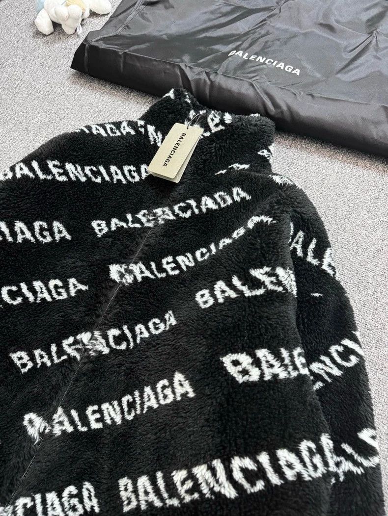 Balenciaga Balenciaga Black and white bullet screen full of logo teddy Size XXS / US 00 / IT 34 - 3 Thumbnail