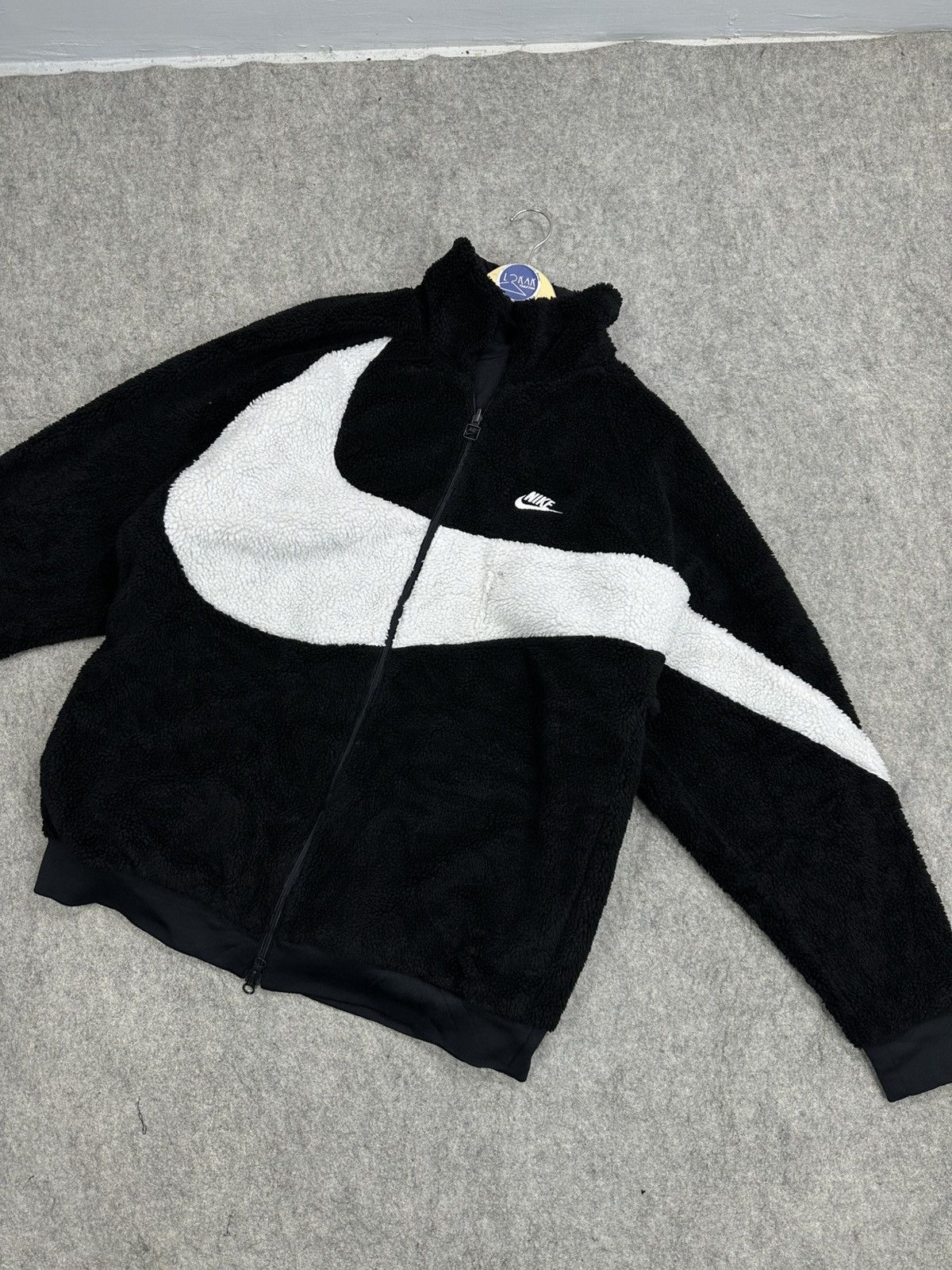 NIKE BIG SWOOSH REVERSIBLE FLEECE JACKET