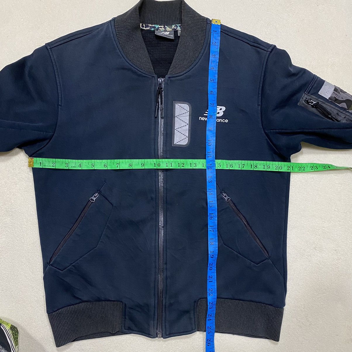 New Balance NEW BALANCE Reflective Logo Bomber Jacket Size US M / EU 48-50 / 2 - 15 Thumbnail