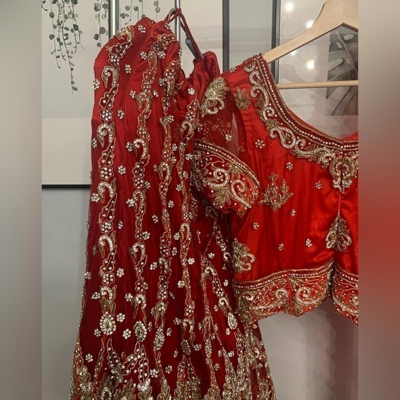 Designer Luxury Bridal Pakistani/ Indian Lehenga w Dupatta Size M / US 6-8 / IT 42-44 - 3 Thumbnail