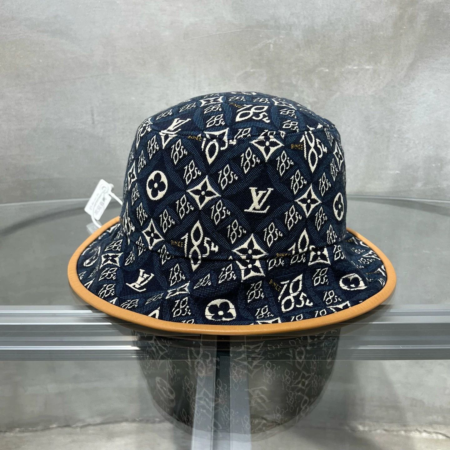 Louis Vuitton Louis Vuitton Since 1854 Monogram Bucket Hat M Size ONE SIZE - 1 Thumbnail