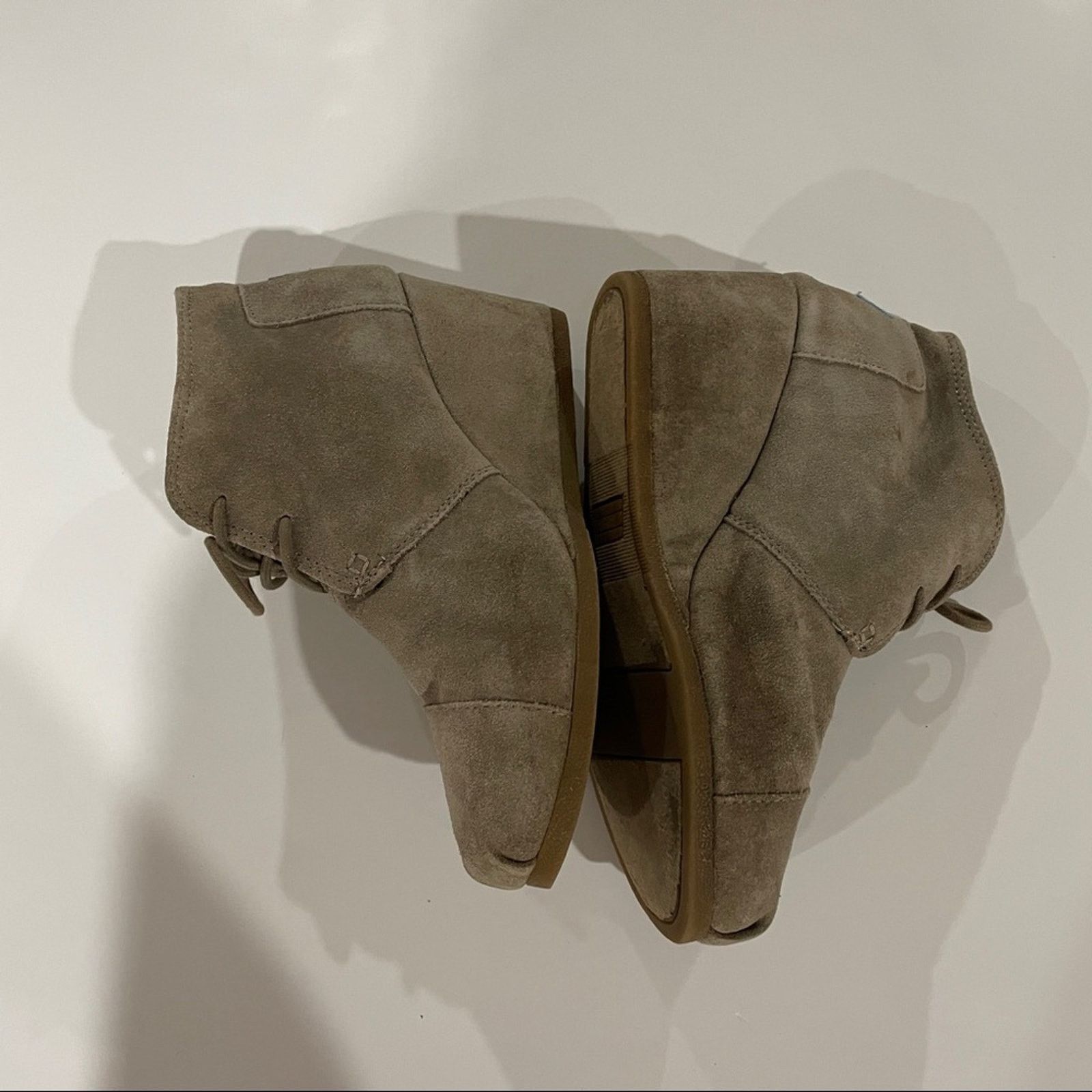 Toms Toms Desert Taupe Suede Wedge Heel Lace Up Booties Size 9 Size US 9 / IT 39 - 3 Thumbnail