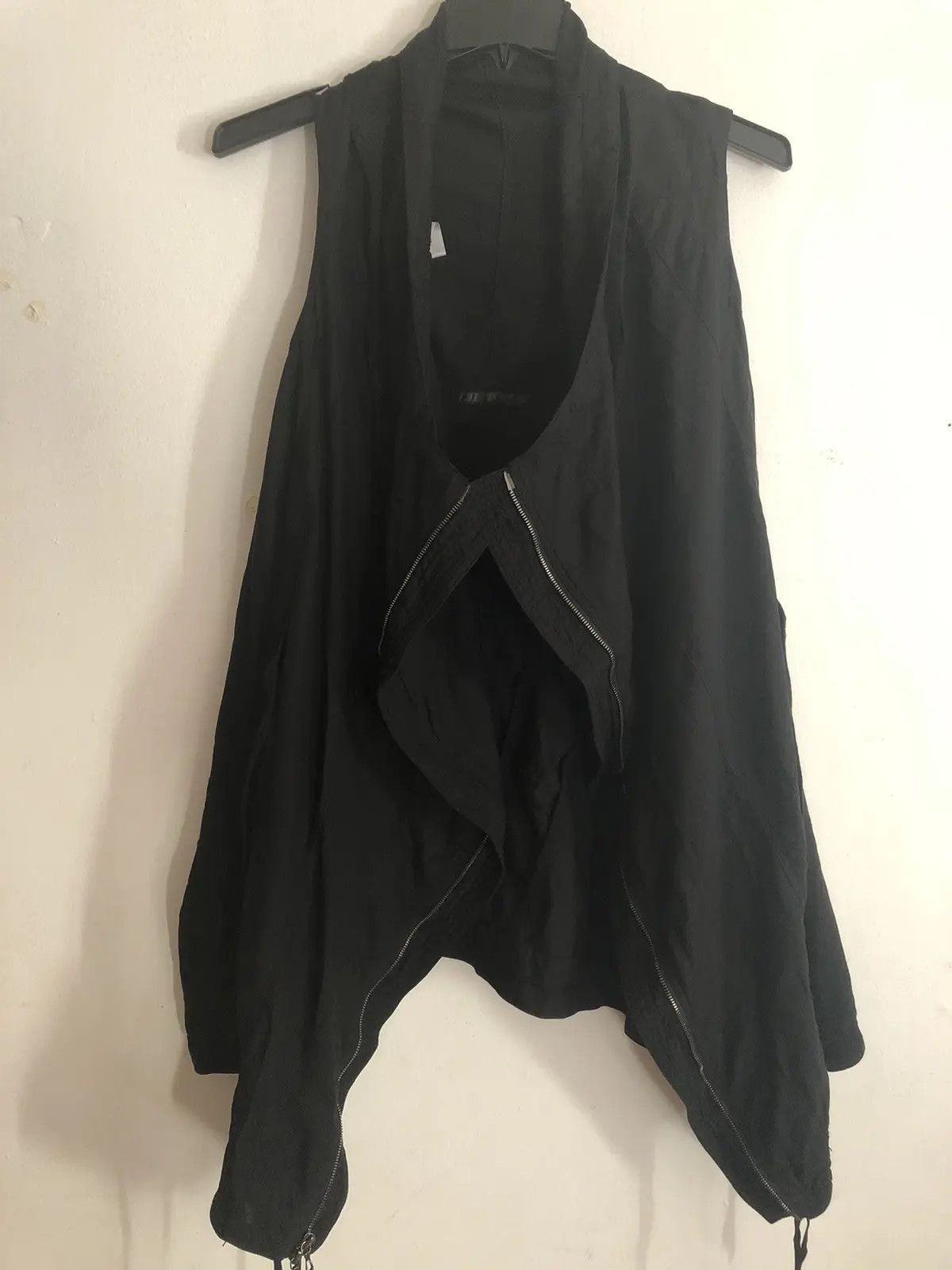 Julius Julius SS10 Neuer Drape Vest Size US S / EU 44-46 / 1 - 1 Thumbnail