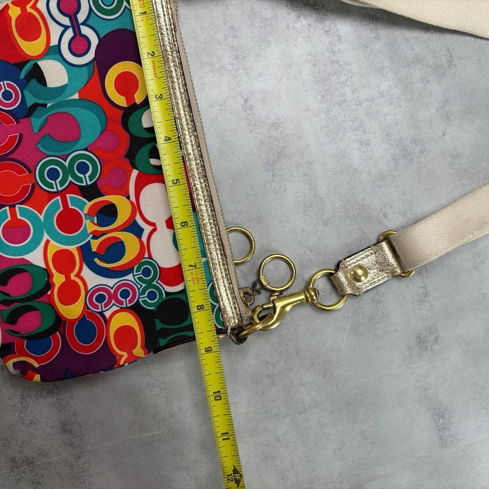 Coach Y2K Coach Multicolor Signature Print Canvas Zip Shoulder Bag Size ONE SIZE - 7 Thumbnail