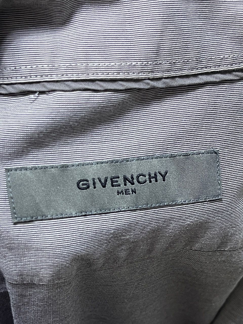 Givenchy 🔥 Givenchy 4G shirt long sleeve cotton size M Size US M / EU 48-50 / 2 - 5 Thumbnail
