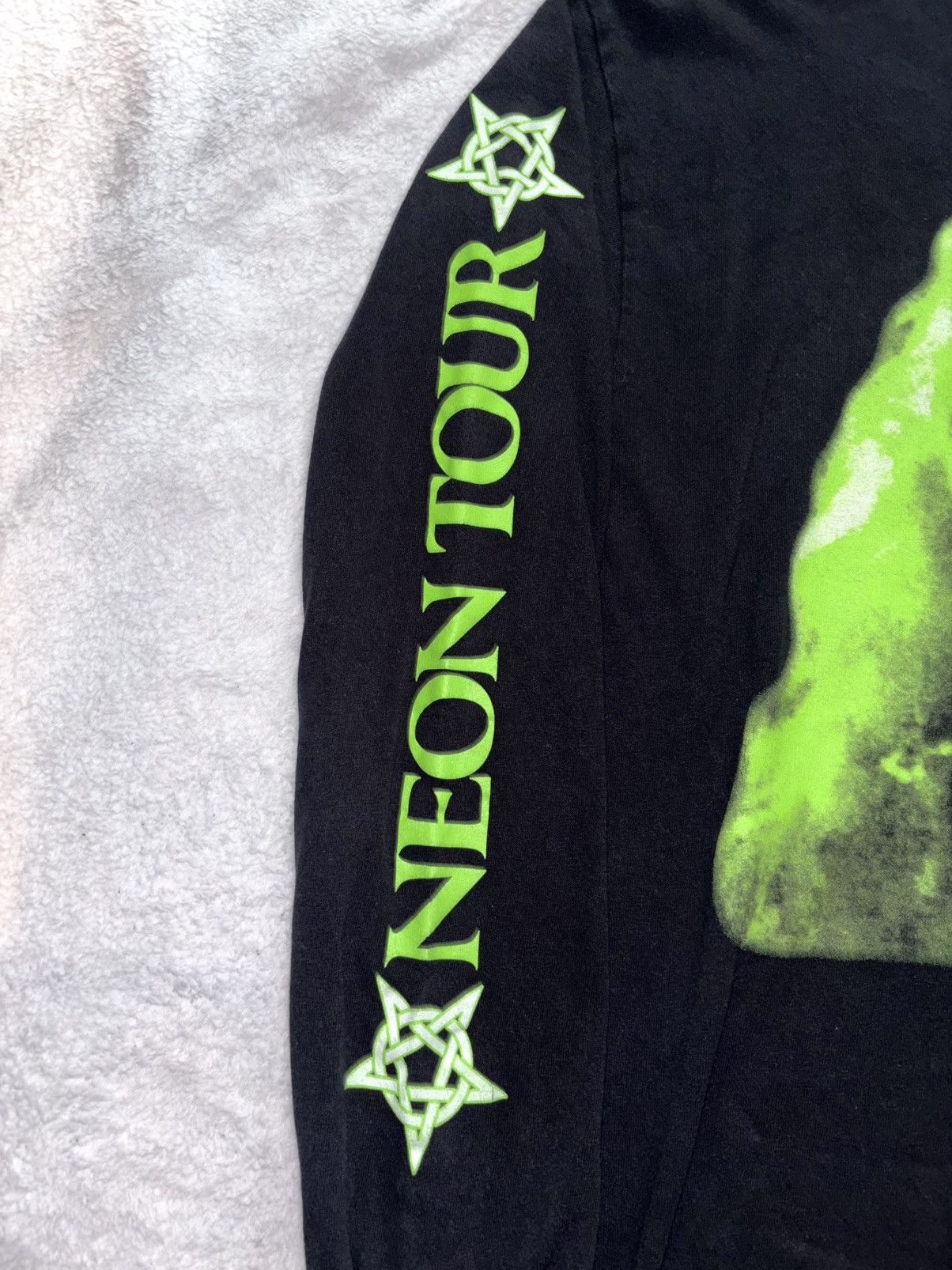 Playboi Carti VERY RARE PLAYBOI CARTI 2018 NEON TOUR LONGSLEEVE Size US L / EU 52-54 / 3 - 4 Thumbnail