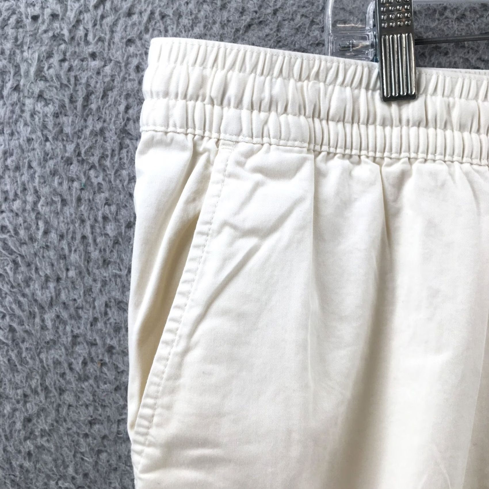 H&M H&M Relaxed Fit Jogger Pants Womens XL Beige Cotton Blend Hi-Rise Flats Front Pockets Regular Inseam 29 Pants Casual Womens Size 40" / US 18 - 3 Thumbnail
