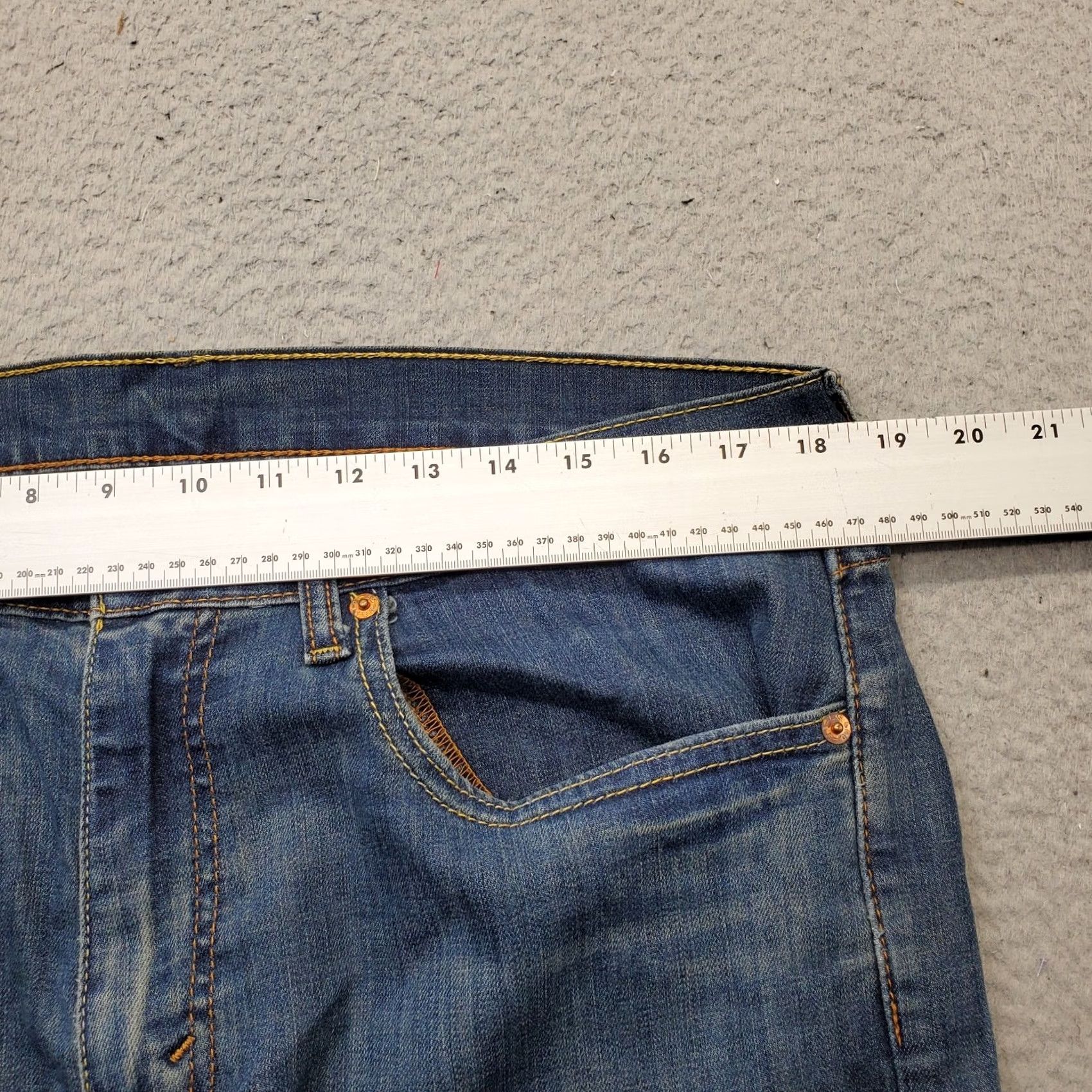 Levi's Levi's 559 Mens Jeans Straight Regular Size 36 Blue Denim 5-Pocket Medium Wash Vintage No N/A Size US 36 / EU 52 - 6 Thumbnail