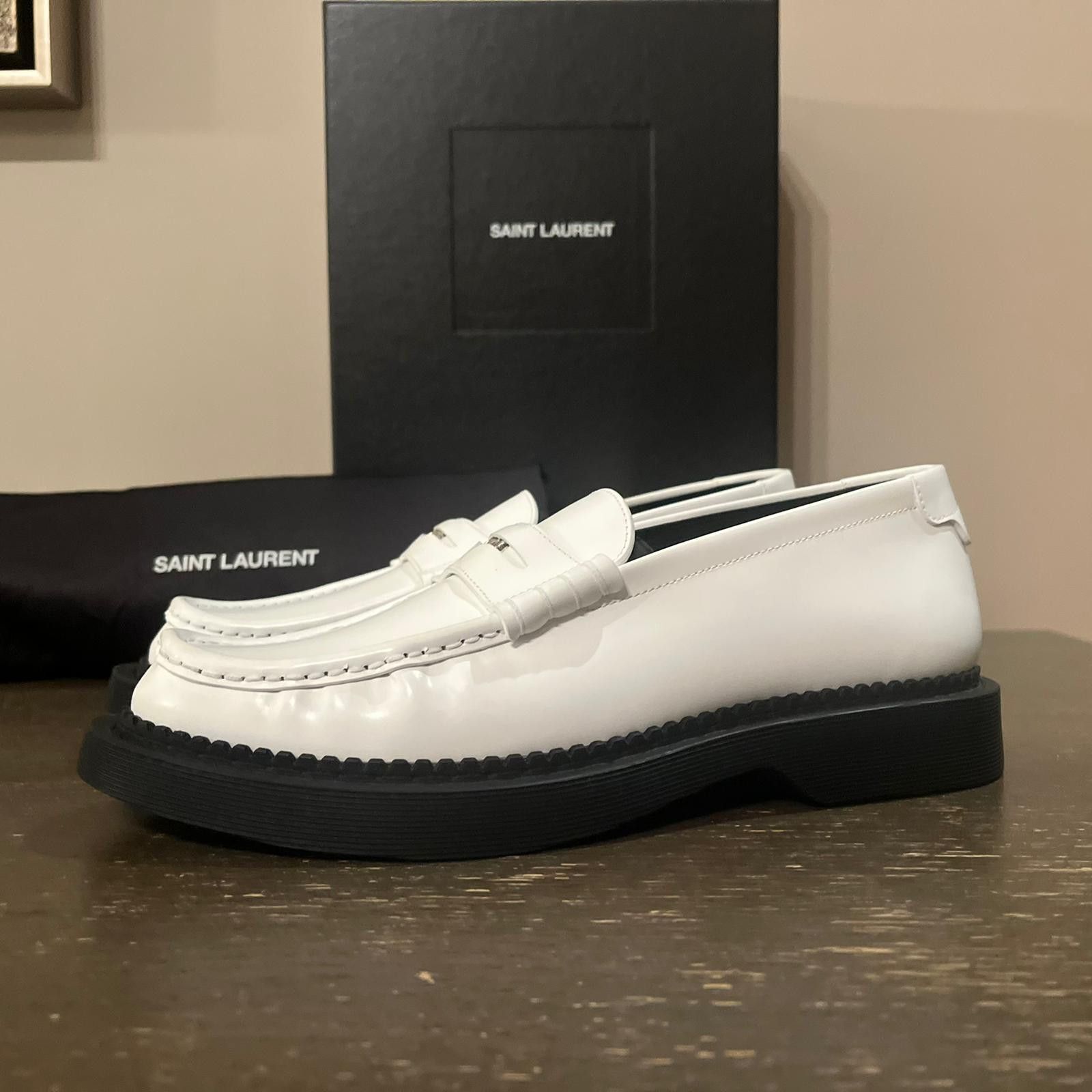 Q.1 / Teddy 10 Penny Loafers in White display picture 2