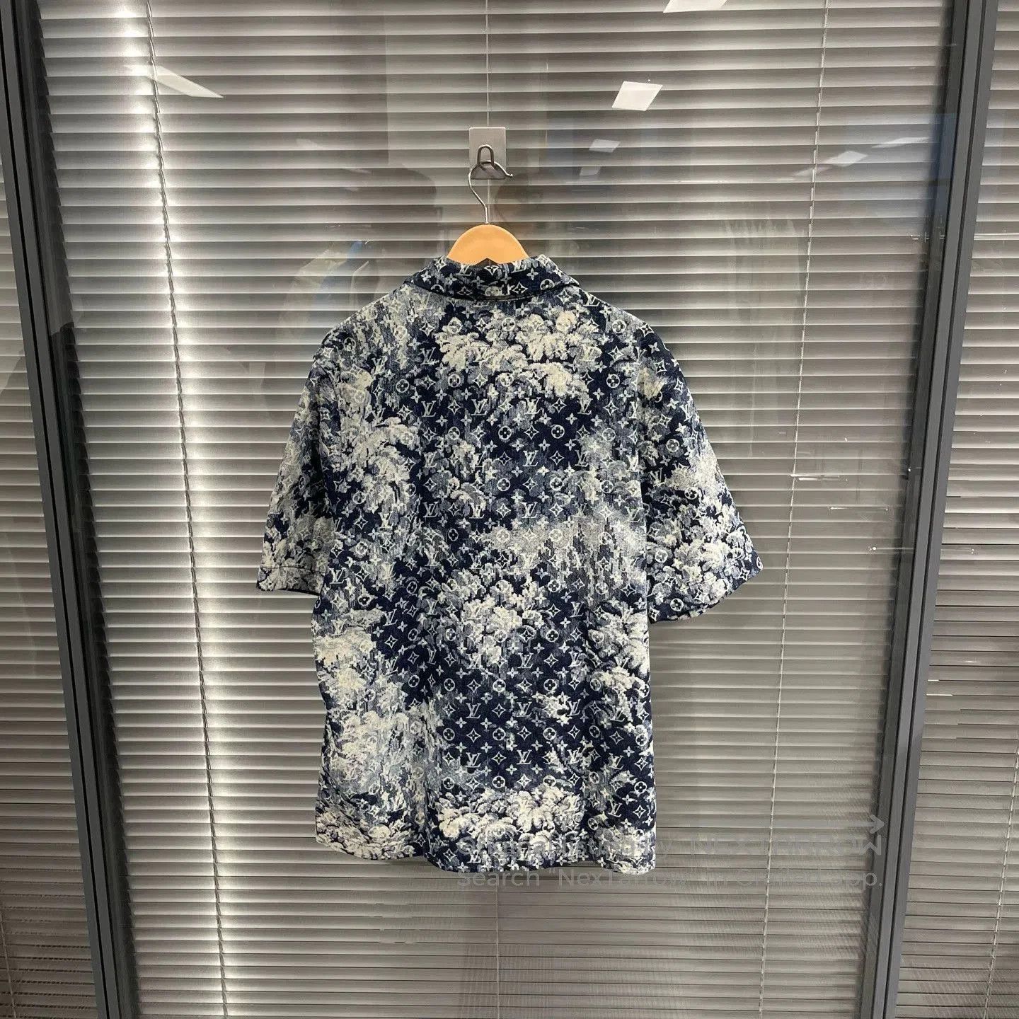 Louis Vuitton Blue Patterned Short Sleeve Button-Up Shirt. Size US L / EU 52-54 / 3 - 2 Thumbnail