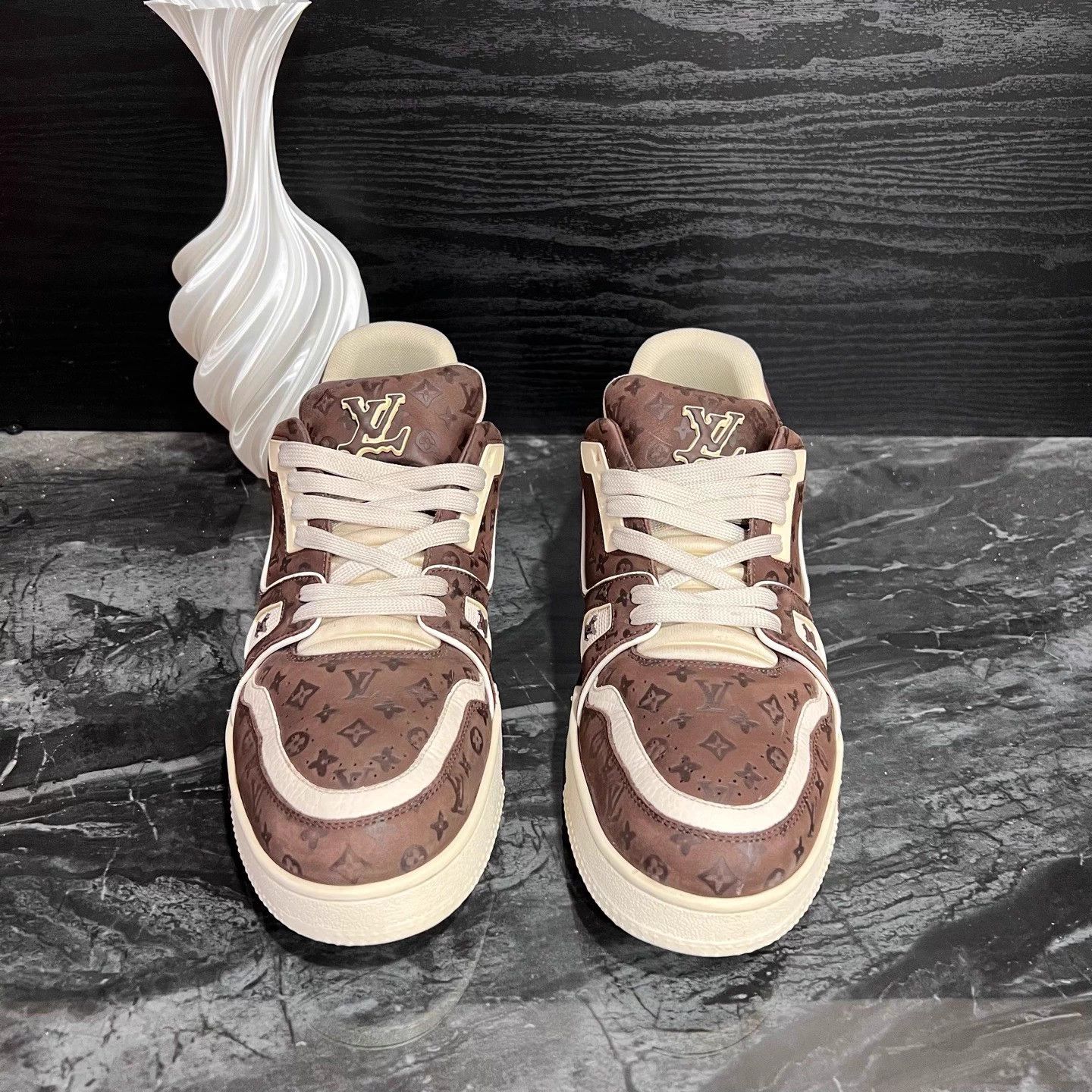 Other Tyler x Lv Trainer US 42 95 New Size US 9 / EU 42 - 2 Thumbnail