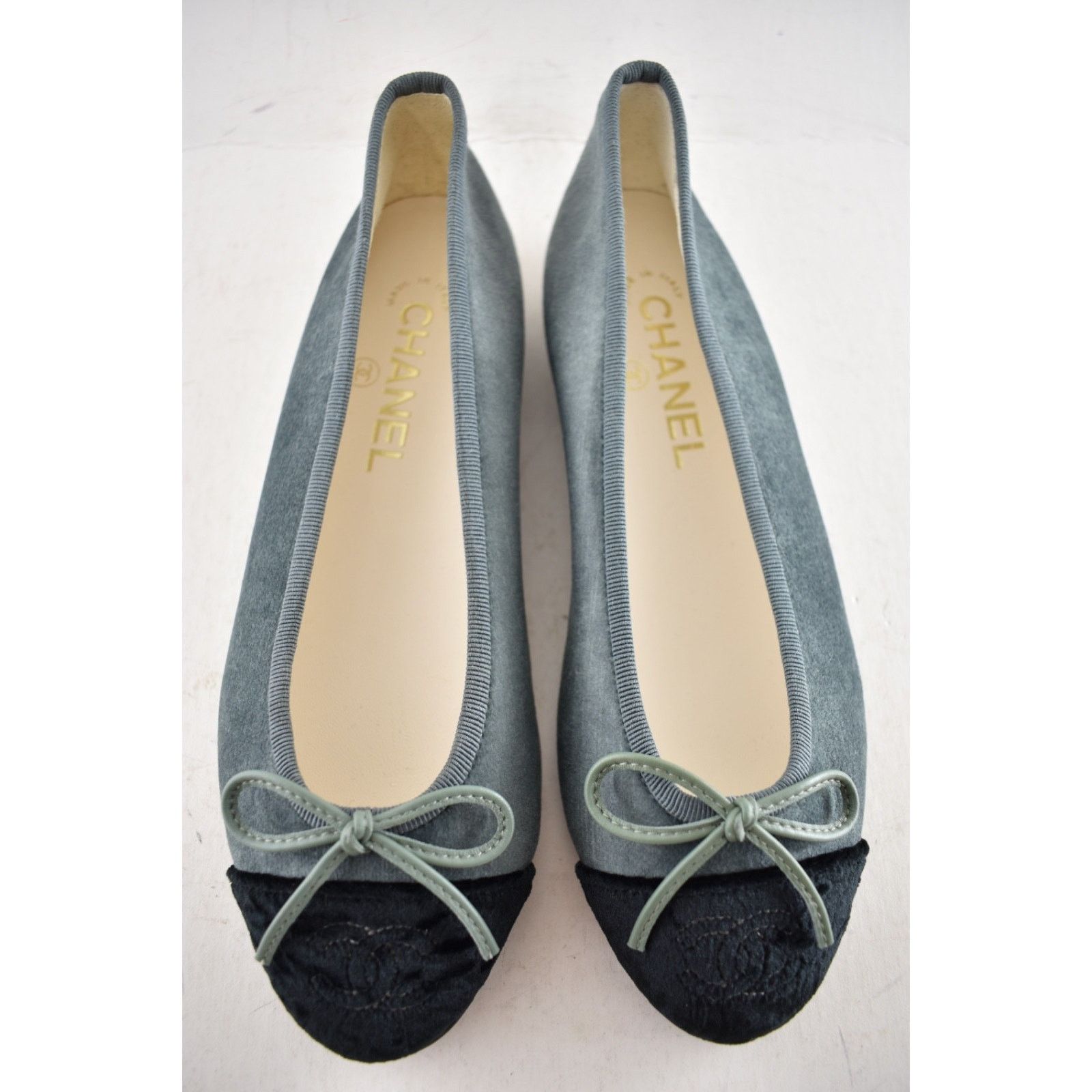 Chanel Chanel 24A Green Black Velvet CC Logo Ballet Flat 36 Size US 6 / IT 36 - 3 Thumbnail
