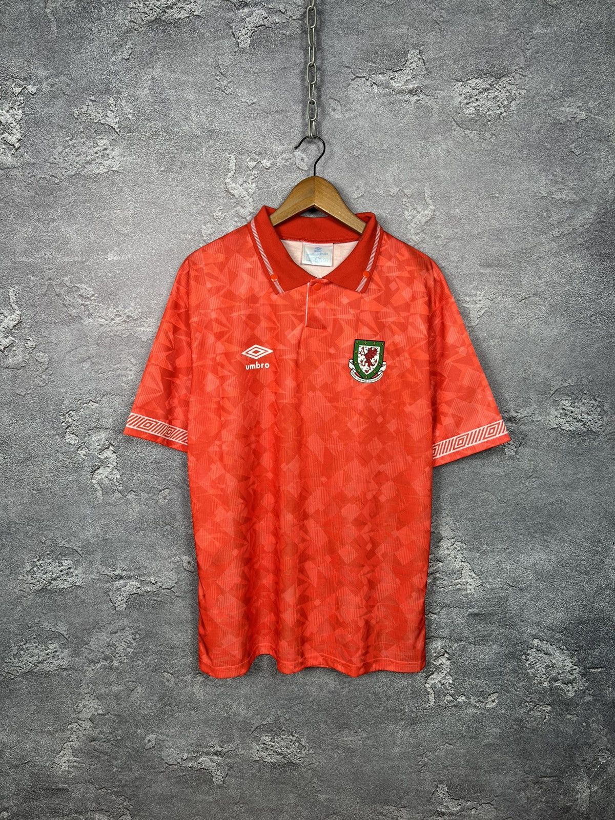 Umbro Vintage 1991 Wales #10 Speed Soccer Jersey T-shirt Size US XL / EU 56 / 4 - 1 Thumbnail