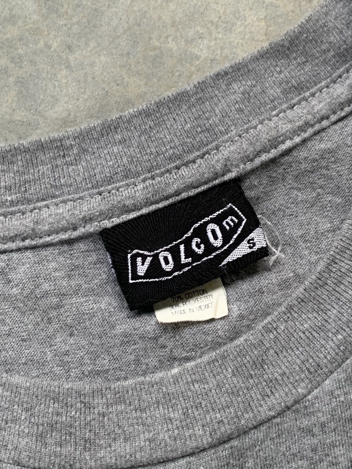 Volcom Vintage Volcom Creepy Stone Center Logo Tshirt Size US S / EU 44-46 / 1 - 4 Thumbnail