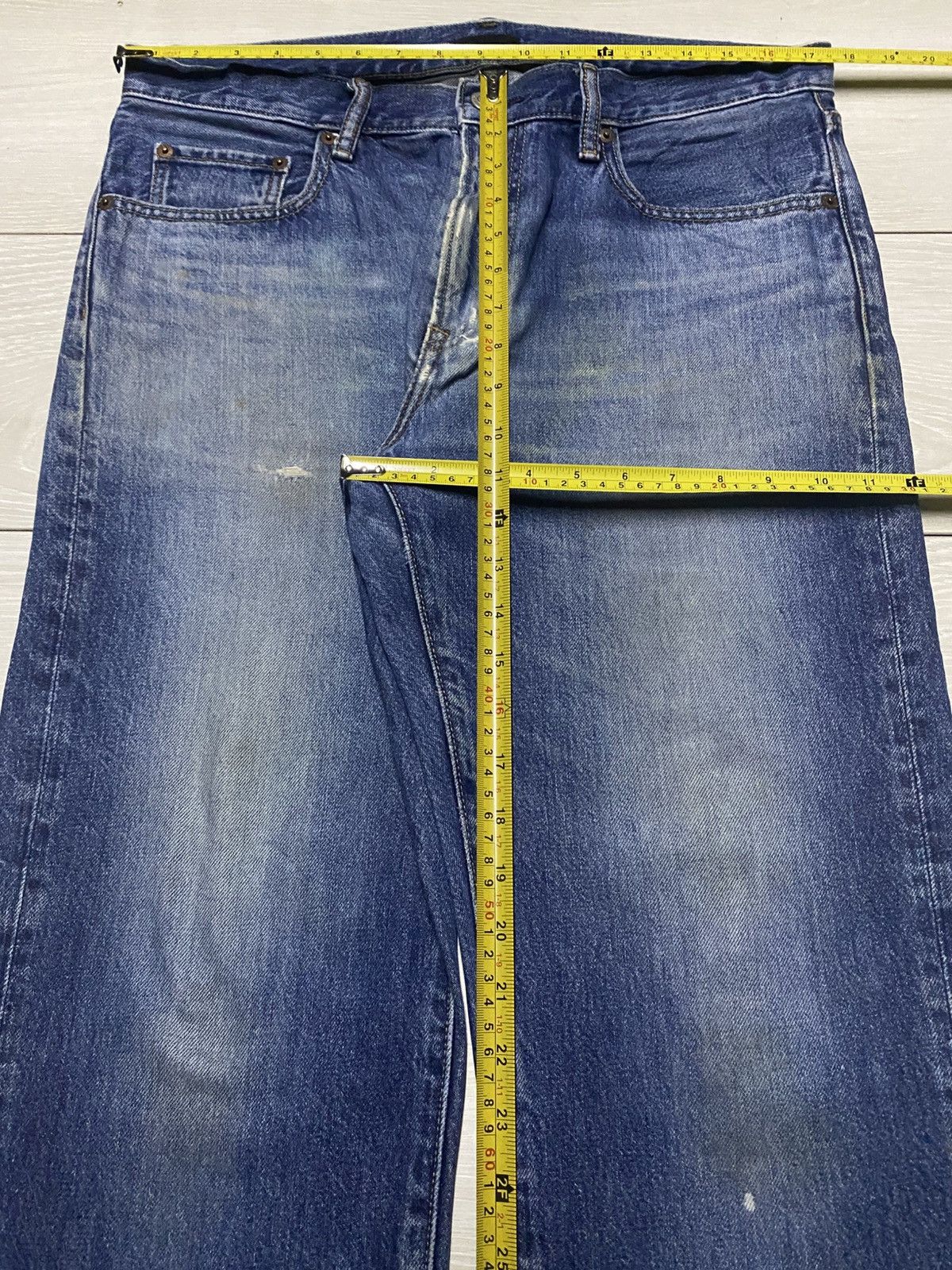 Uniqlo Vintage Uniqlo Faded Wash Distressed Loose Jeans Size US 35 - 14 Thumbnail