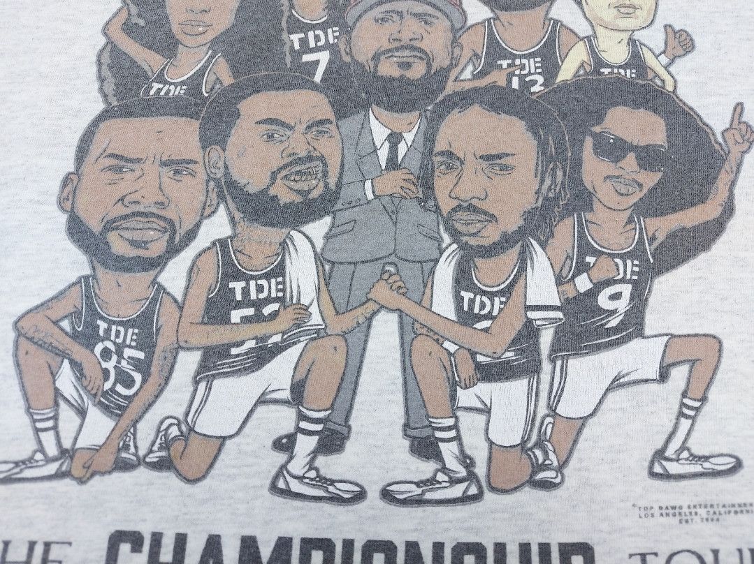 Band Tees × Kendrick Lamar × Top Dawg Entertainment TDE Top Dawg Entertainment EST 2006 Championship Tour TEE Size US L / EU 52-54 / 3 - 7 Thumbnail
