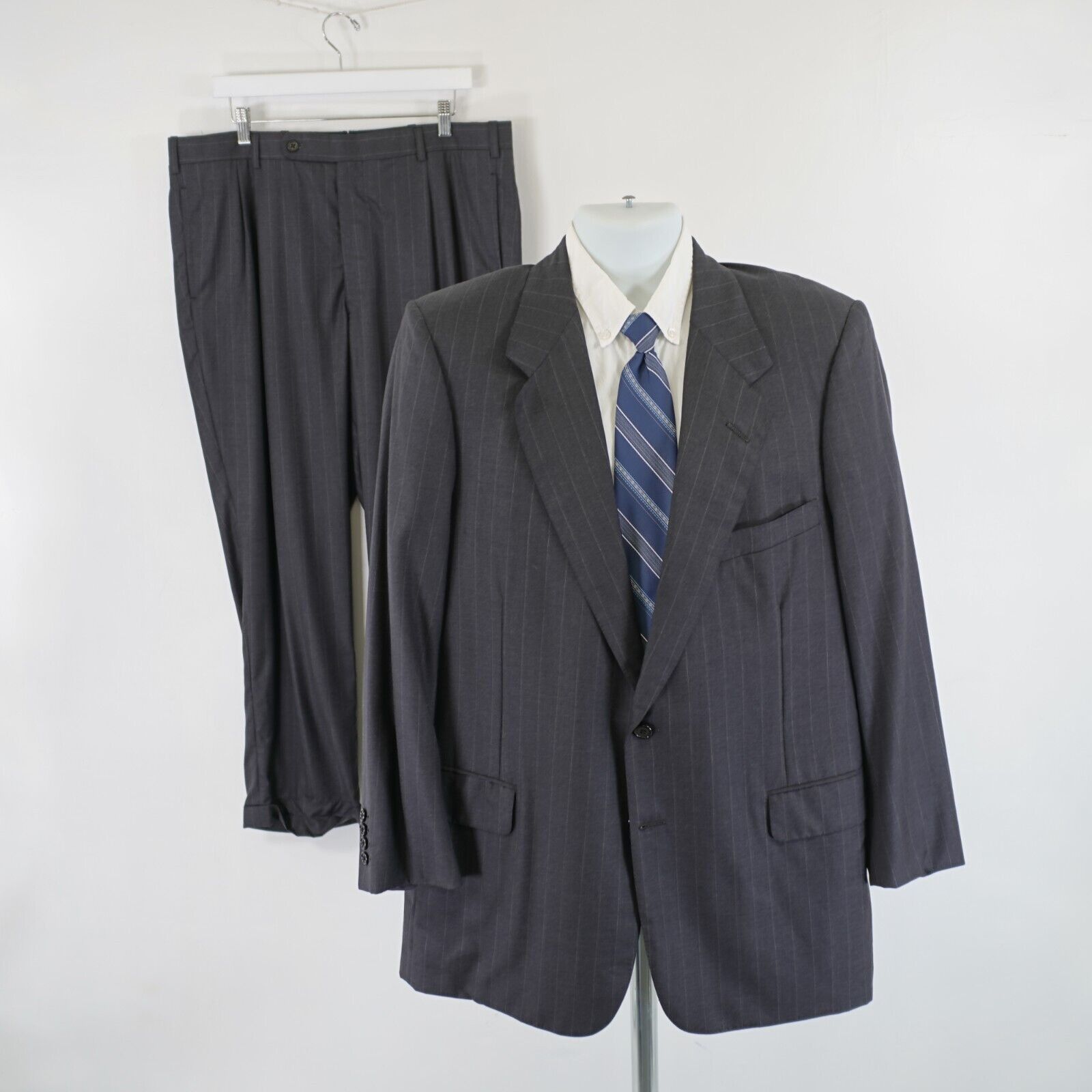 Tom James Tom James Ventura Bespoke Wool Gray Striped 2 Piece Suit 42R Size 42R - 1 Thumbnail