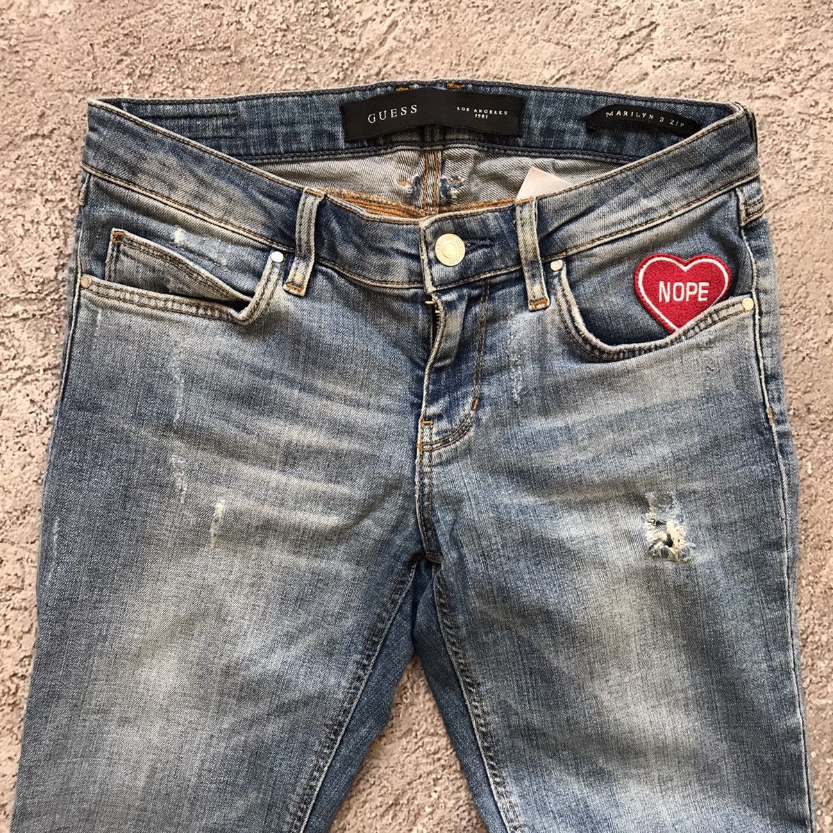 Vintage Vintage Guess Distressed Baggy Jeans Japan 90s Grunge 27 Size 27" / US 4 / IT 40 - 6 Thumbnail