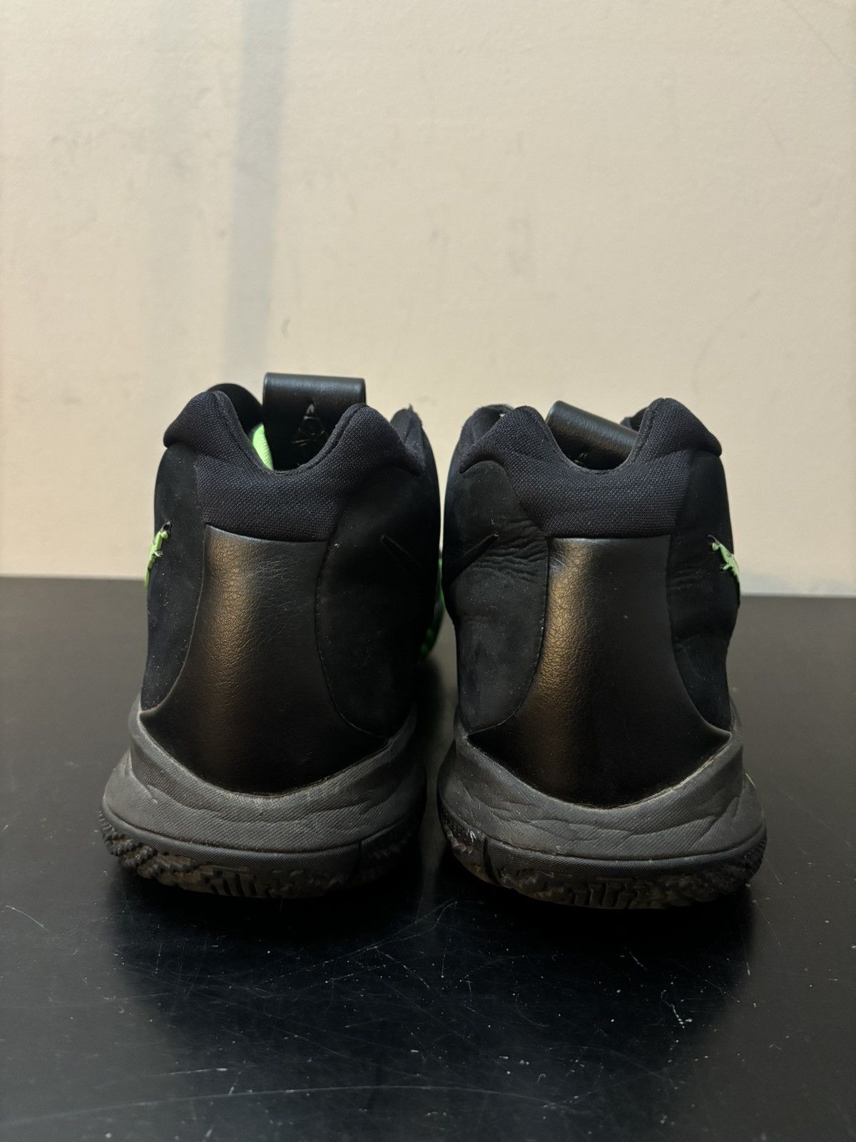Nike Kyrie 4 Halloween Slime Green